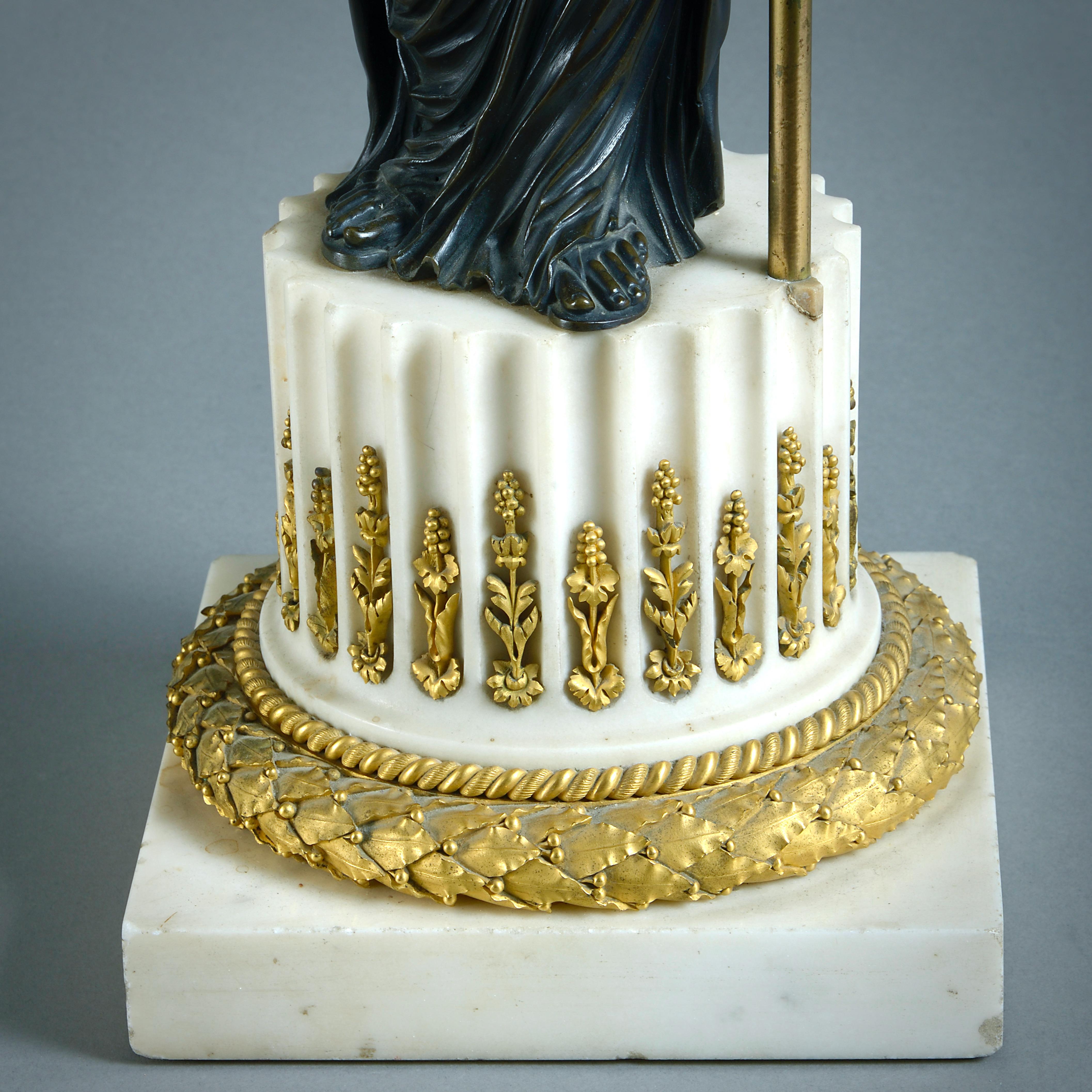 Coppia di candelabri Luigi XVI in bronzo, ormolu e marmo statuario in vendita 4