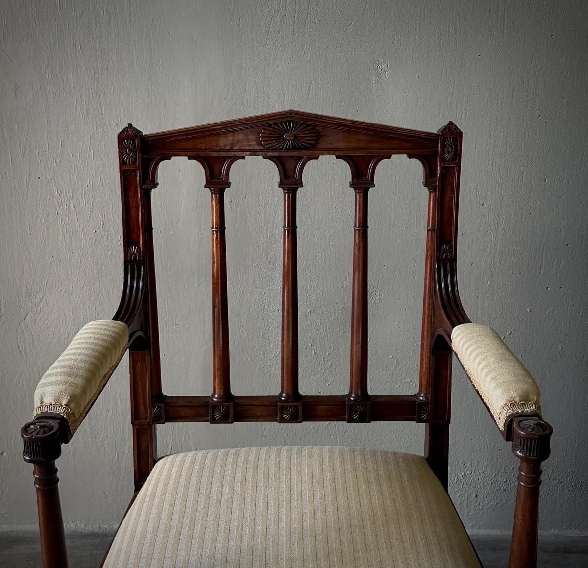 Coppia di Fauteuil in mogano intagliato Luigi XVI di Georges Jacob in vendita 1