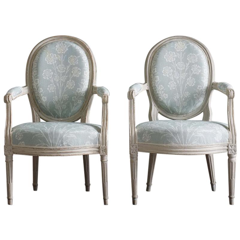 Pair of Louis XVI Chairs from the Workshop of Barthelemy Denis Chardon For Sale