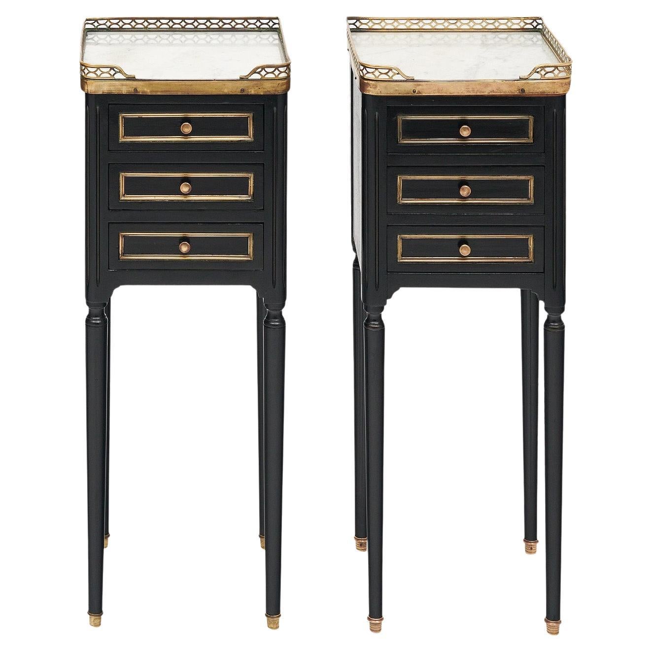 Paire de tables d'appoint Louis XVI