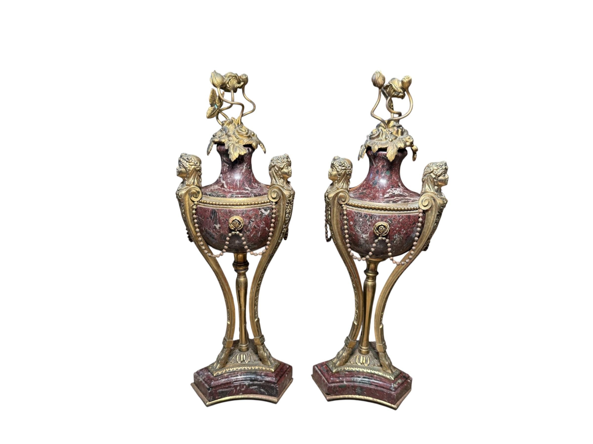 Europeo Pair Of Louis XVI Gilt Bronze And Marble Cassolettes in vendita