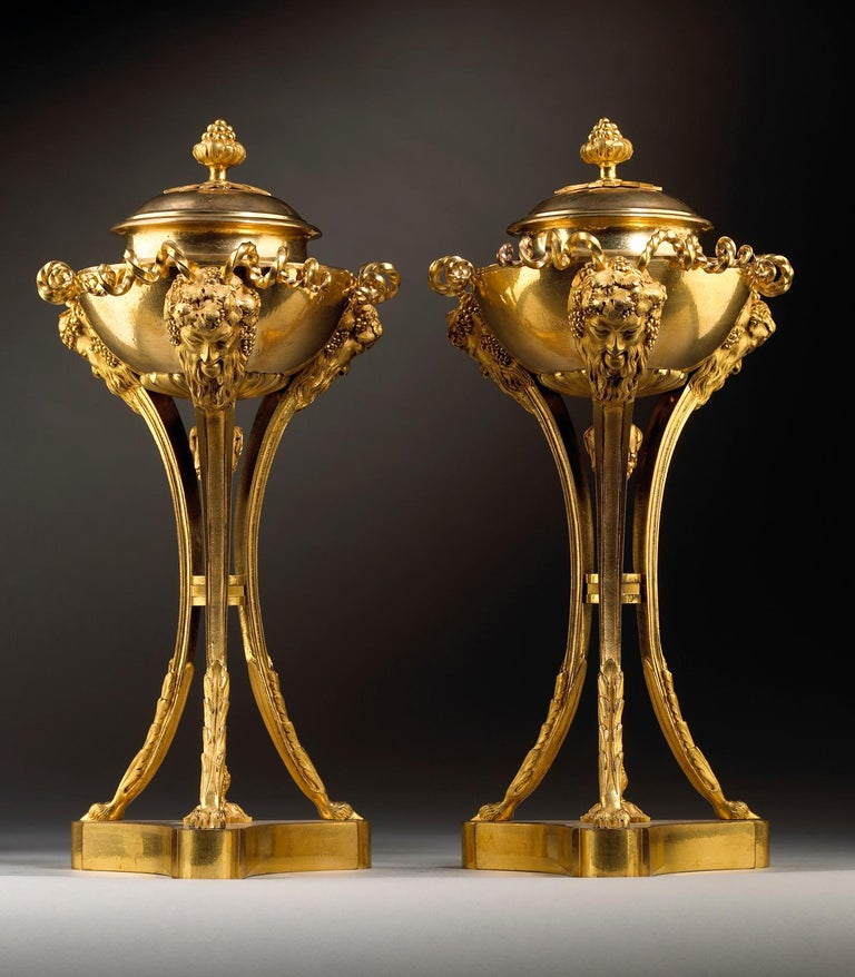 Pair of Louis XVI Gilt Bronze Cassolettes Attributed to Pierre Gouthière For Sale 3