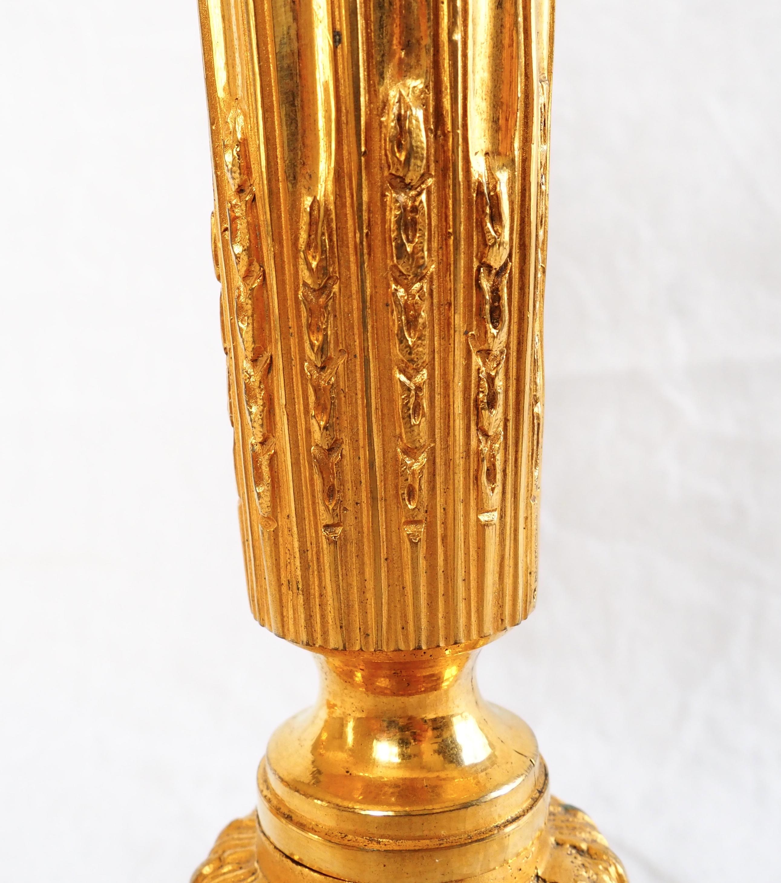 Coppia di candelieri Luigi XVI in bronzo dorato e ormolu - XIX secolo - 11
