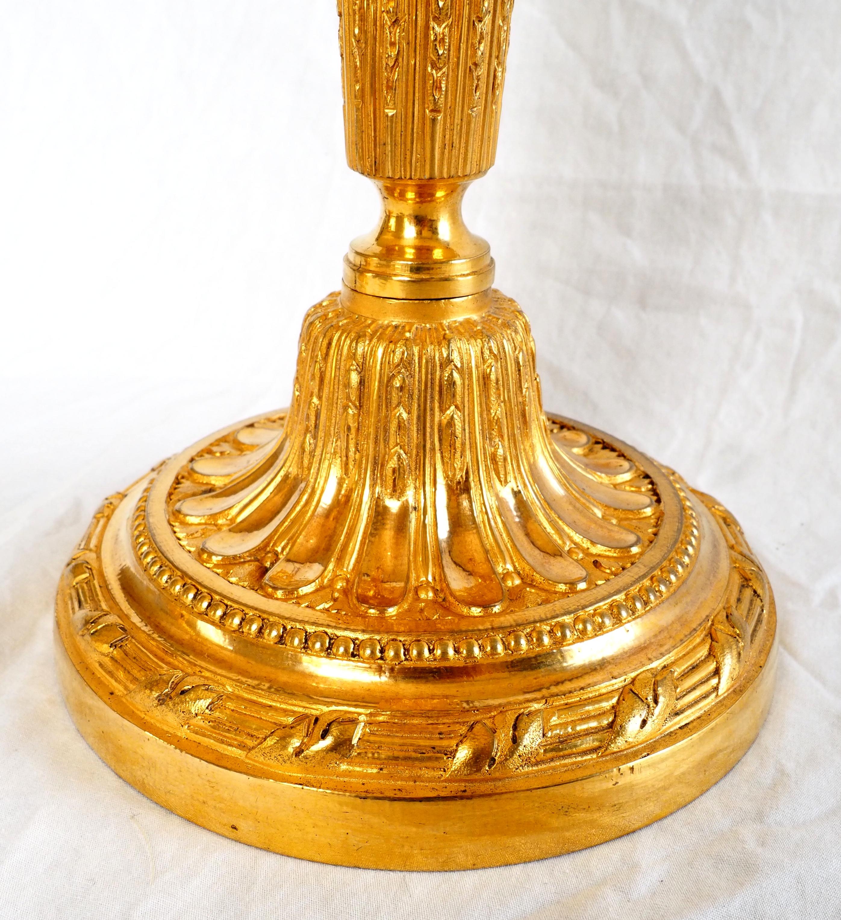 Coppia di candelieri Luigi XVI in bronzo dorato e ormolu - XIX secolo - 11