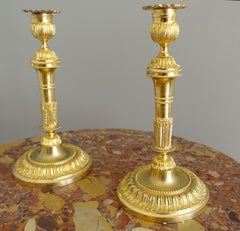 Paire de chandeliers Louis XVI en bronze doré - 19ème siècle