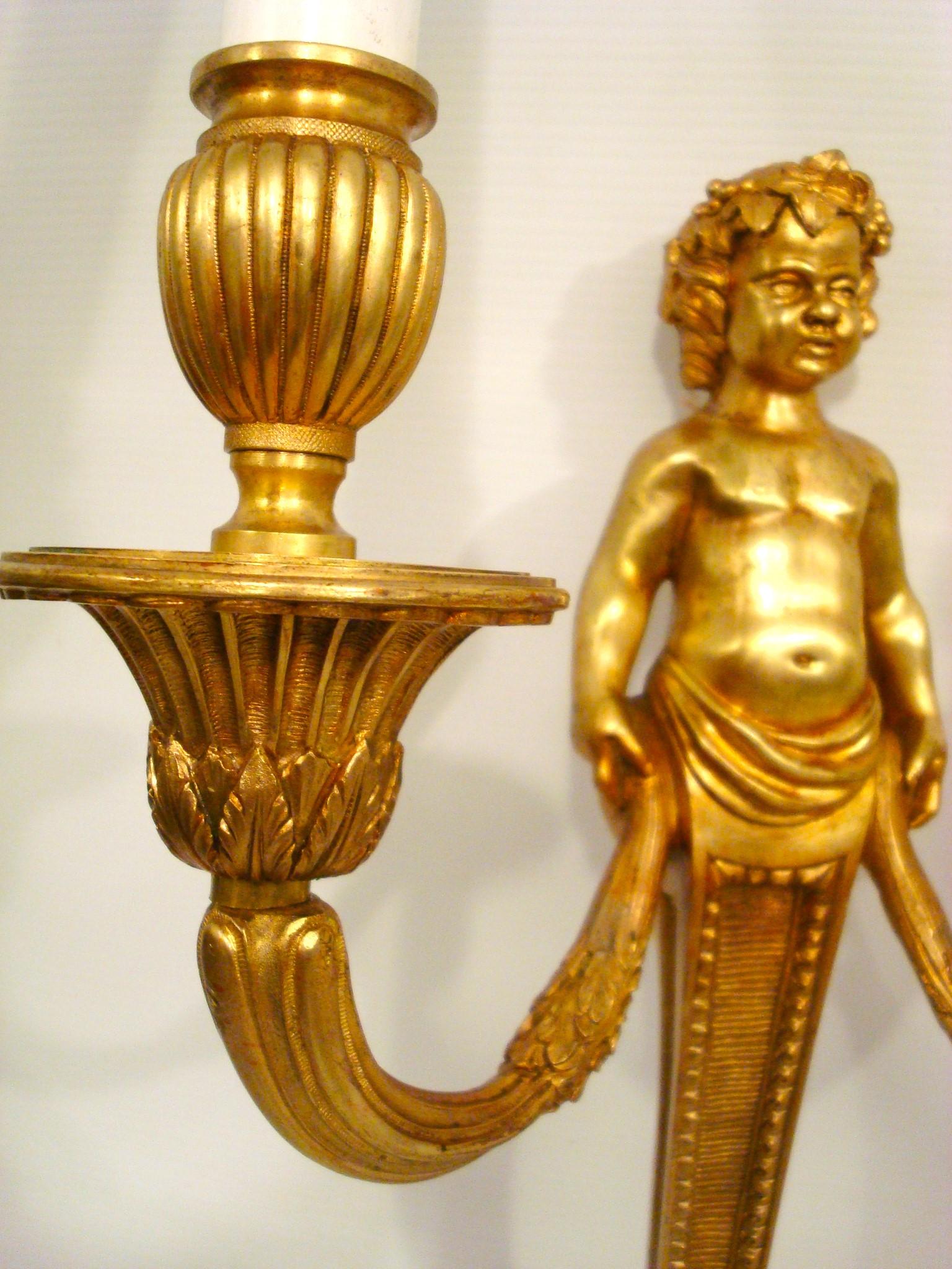Coppia di appliques da parete Luigi XVI in bronzo dorato, Pierre Gouthière. , circa 1780 in vendita 1