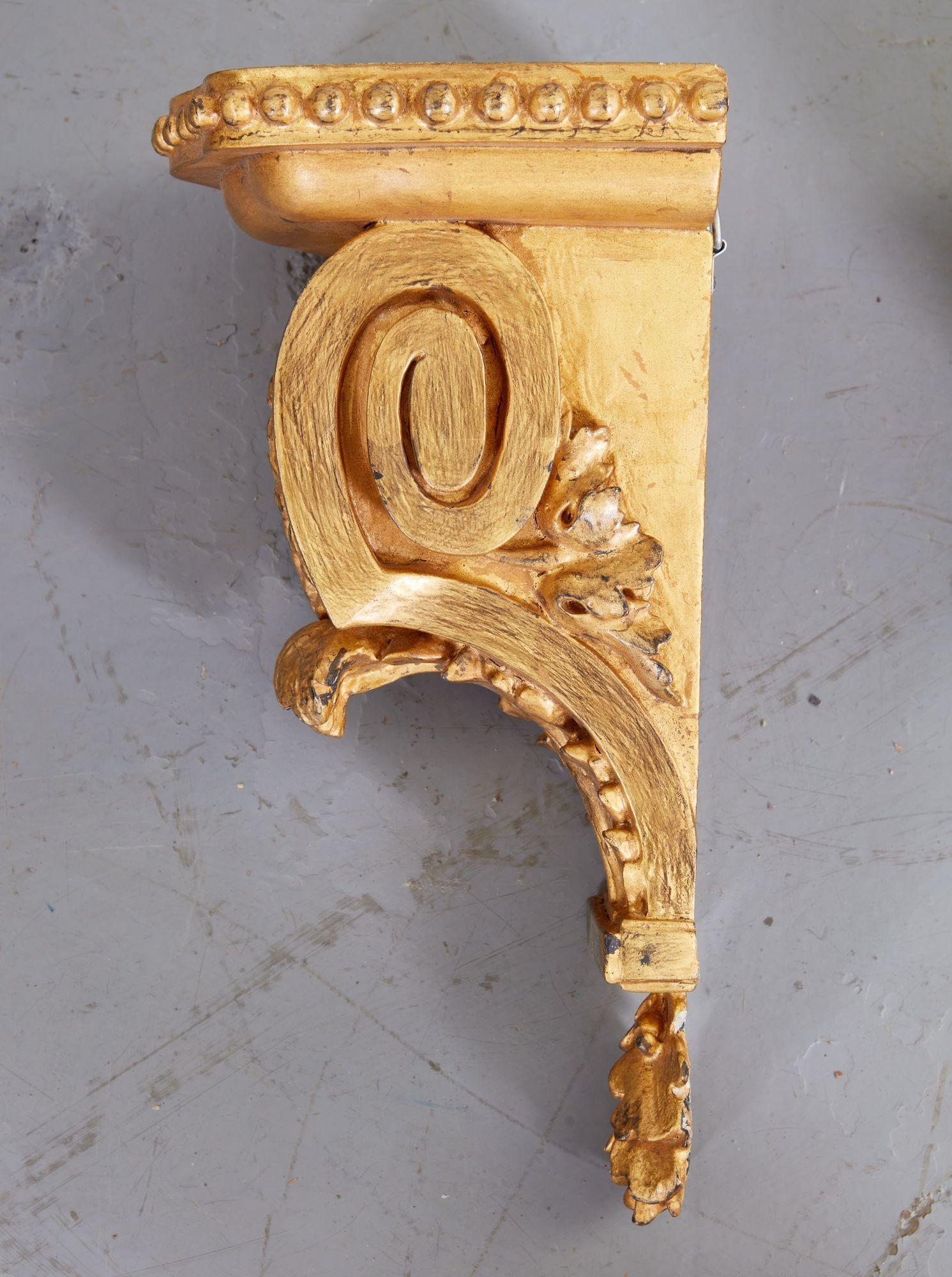 Pair of Louis XVI Giltwood Brackets In Good Condition For Sale In Greenwich, CT