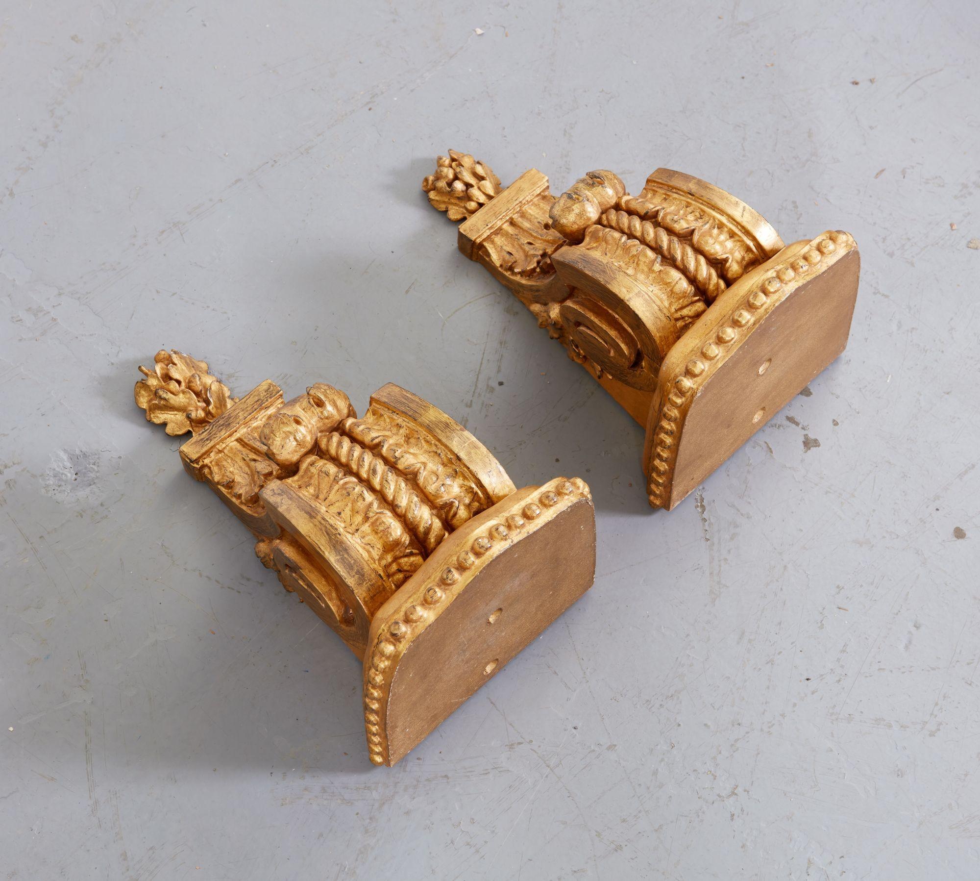 Pair of Louis XVI Giltwood Brackets For Sale 1