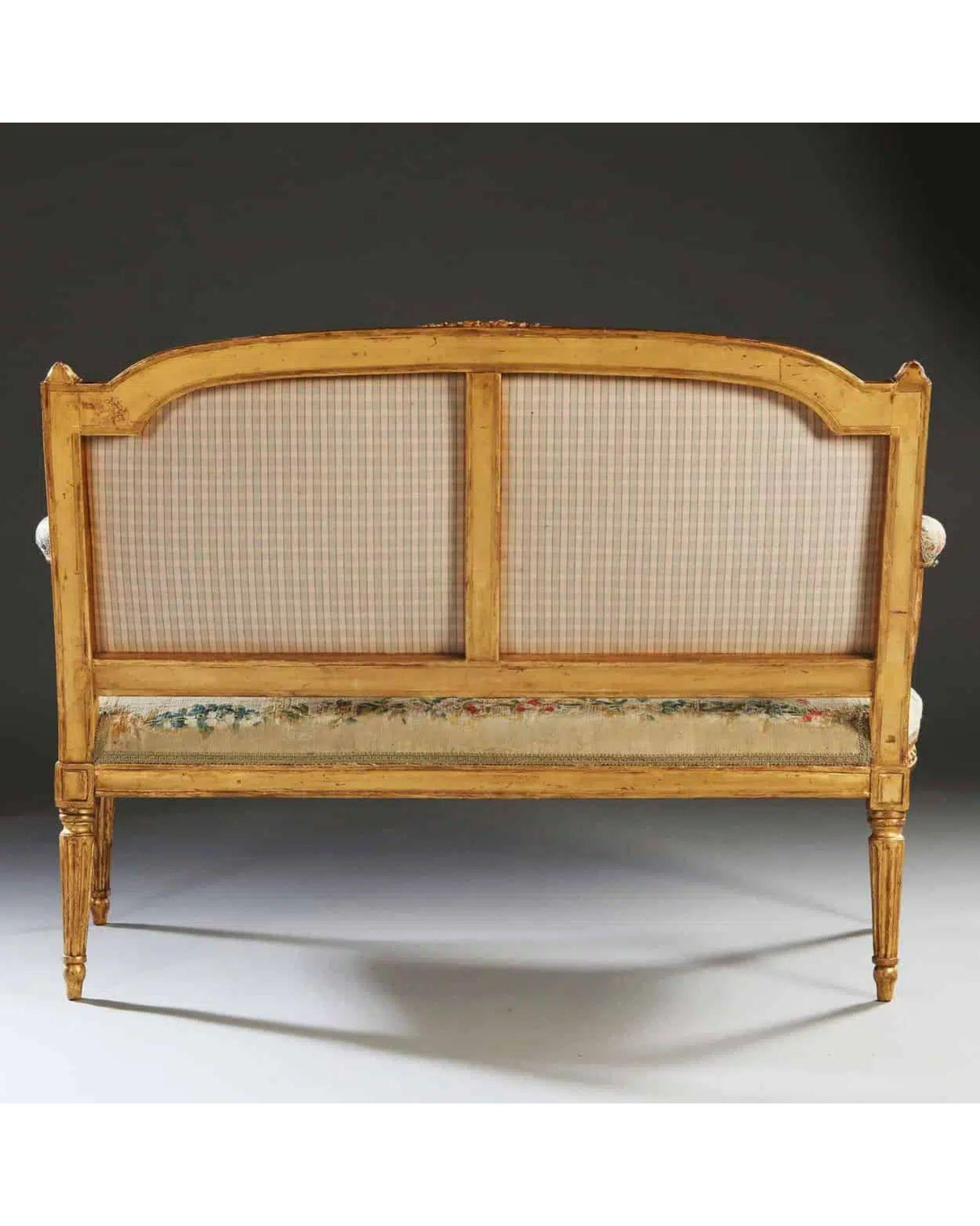 Pareja de sofás marquesa neoclásicos Luis XVI estampados Pierre Laroque Francés en venta