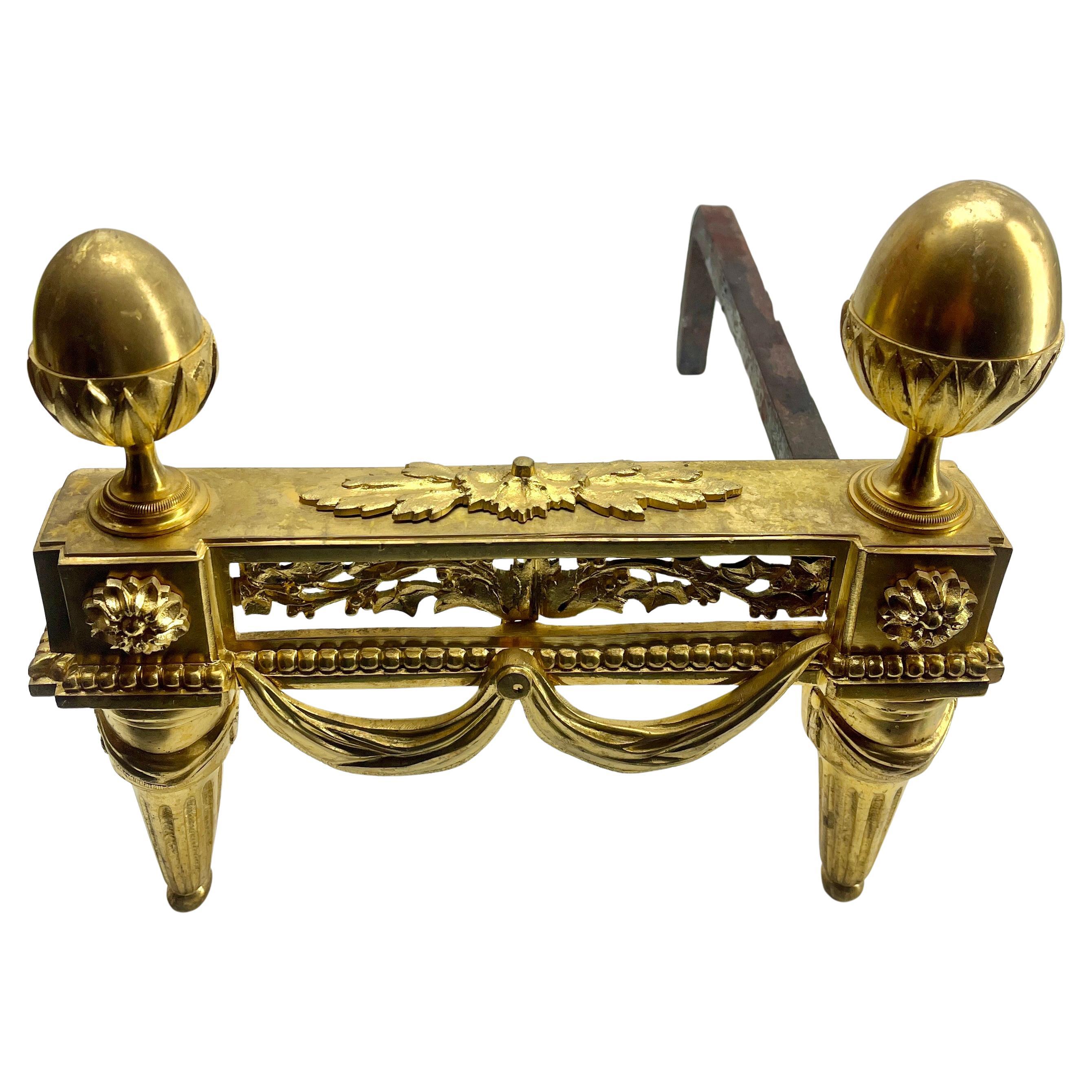 Coppia di androni in bronzo neoclassici francesi Luigi XVI del XIX secolo In condizioni buone in vendita a Verviers, BE