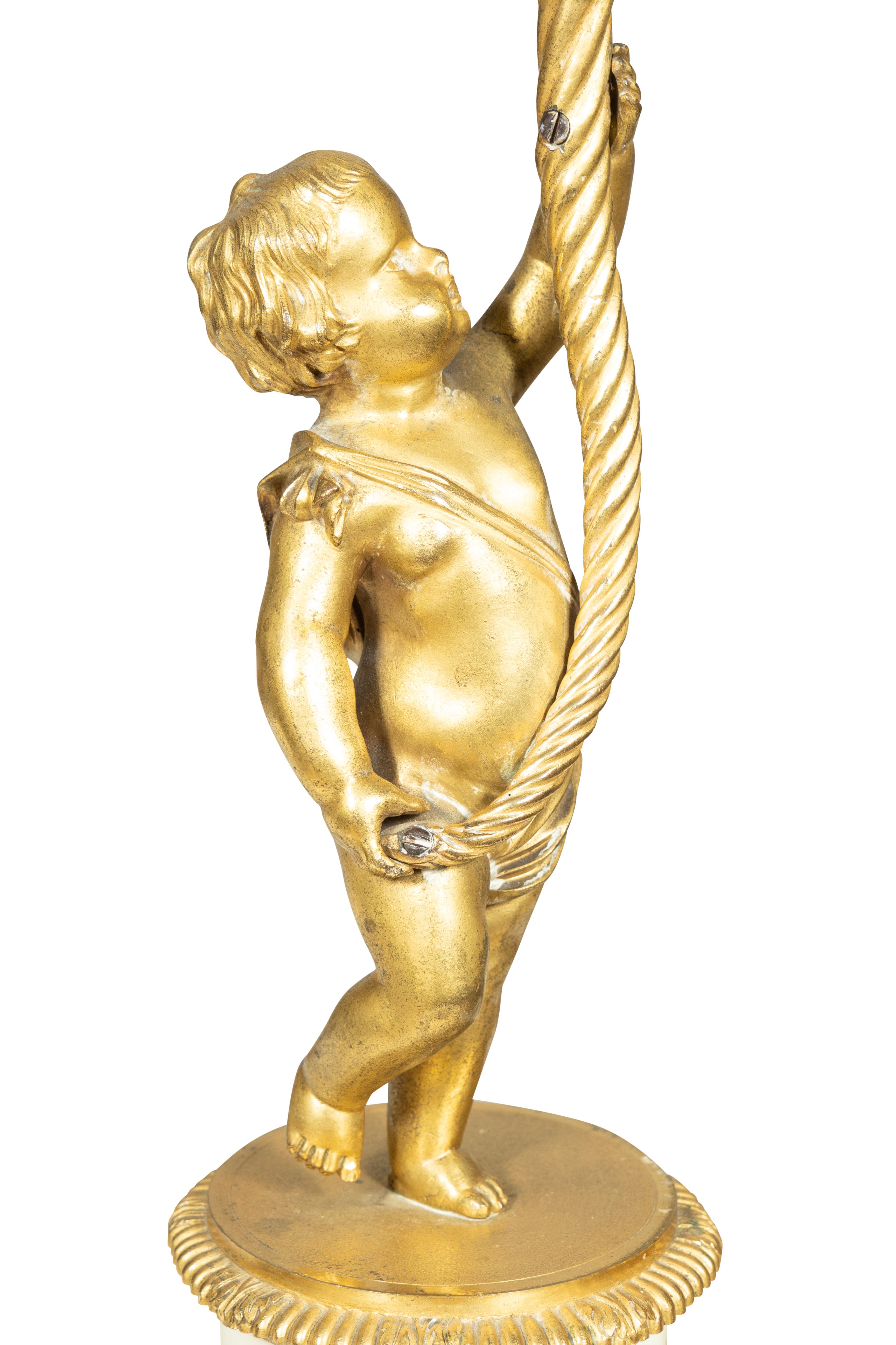 Coppia di candelabri Luigi XVI in ormolu e marmo in vendita 5