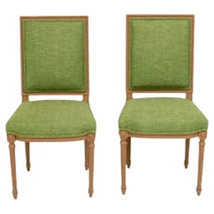 Paire de chaises d'appoint Louis XVI peintes avec tapisserie verte