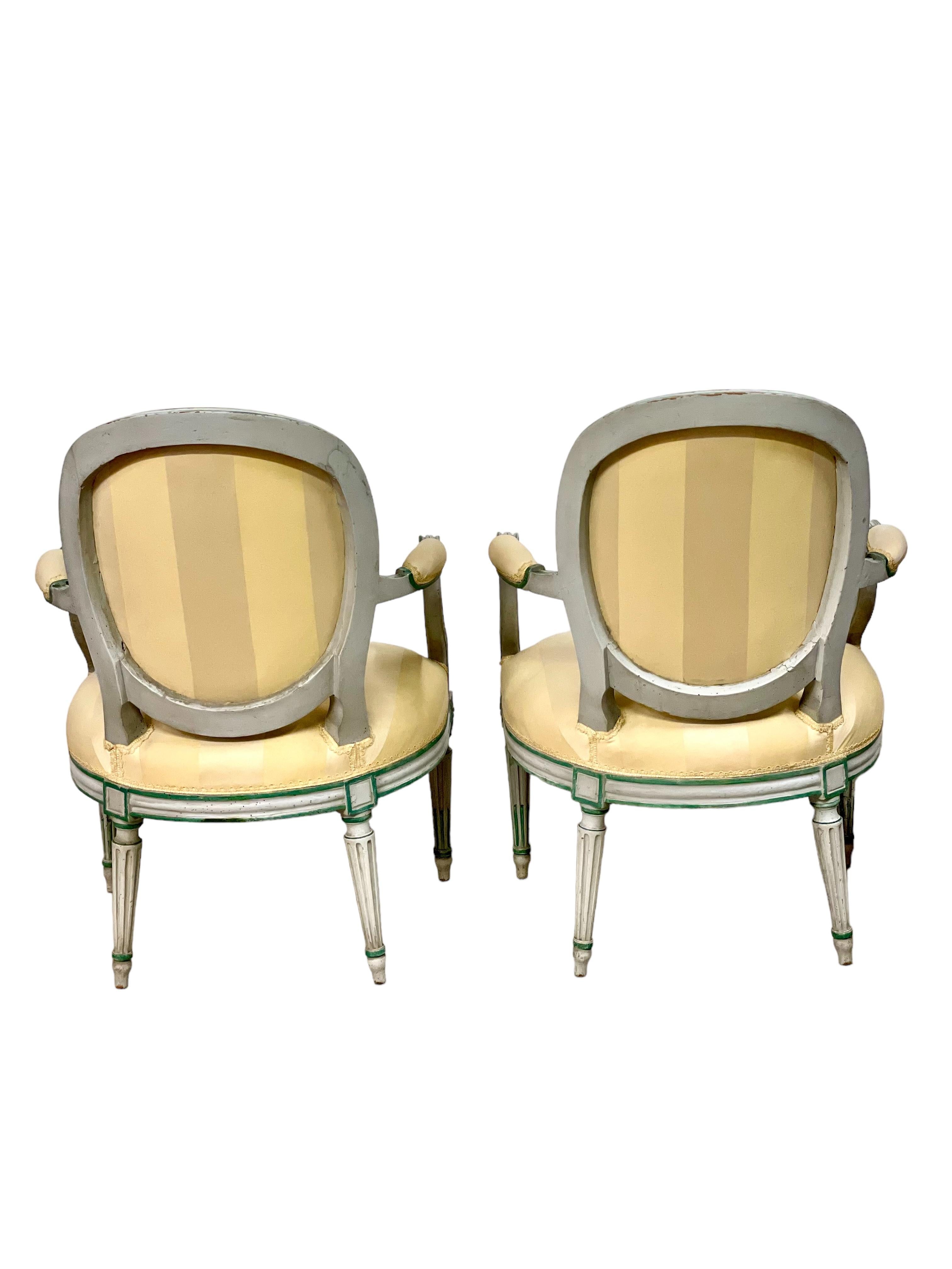 French Louis XVI Period Pair of Cabriolet Médaillon Armchairs 18th Century For Sale