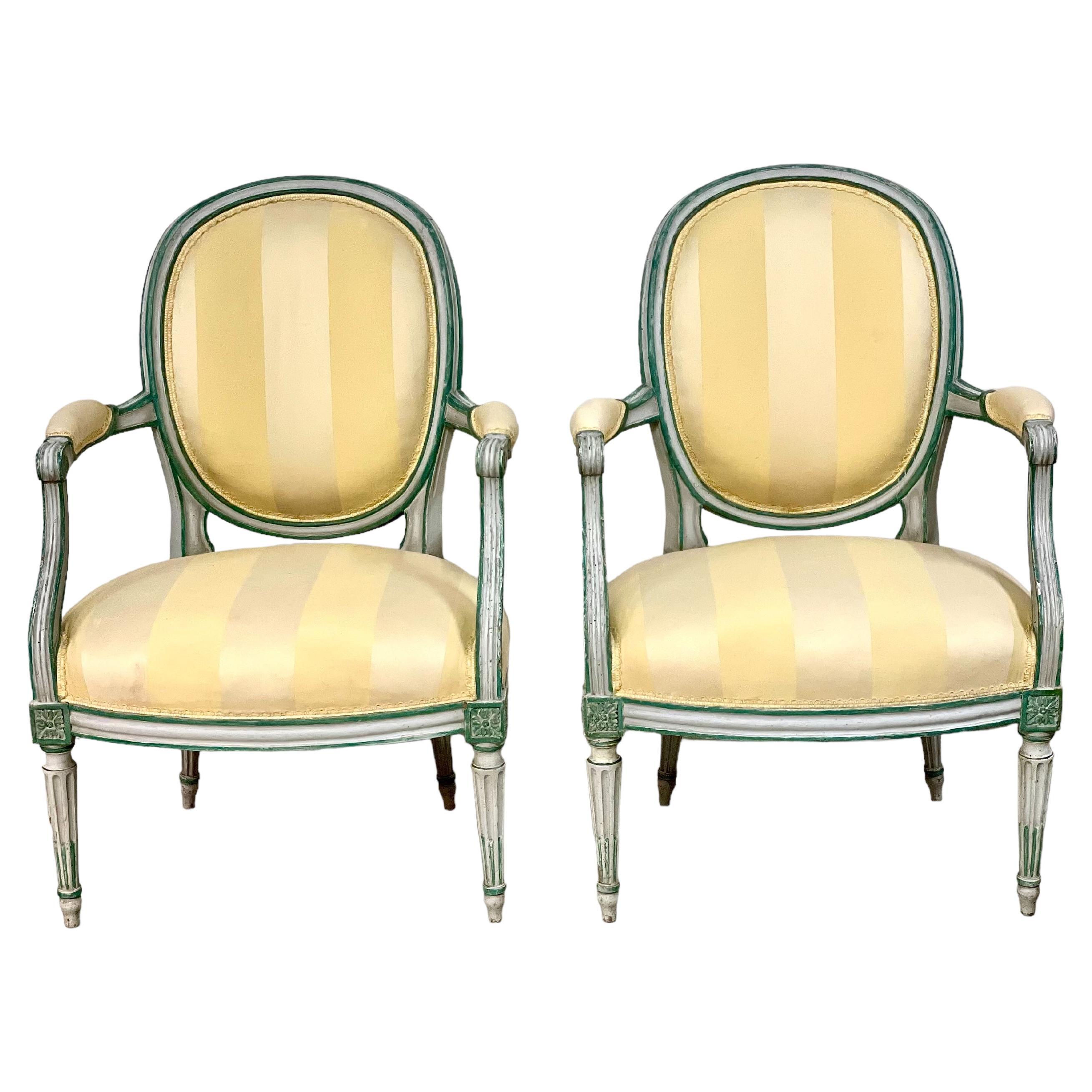 Louis XVI Period Pair of Cabriolet Médaillon Armchairs 18th Century For Sale