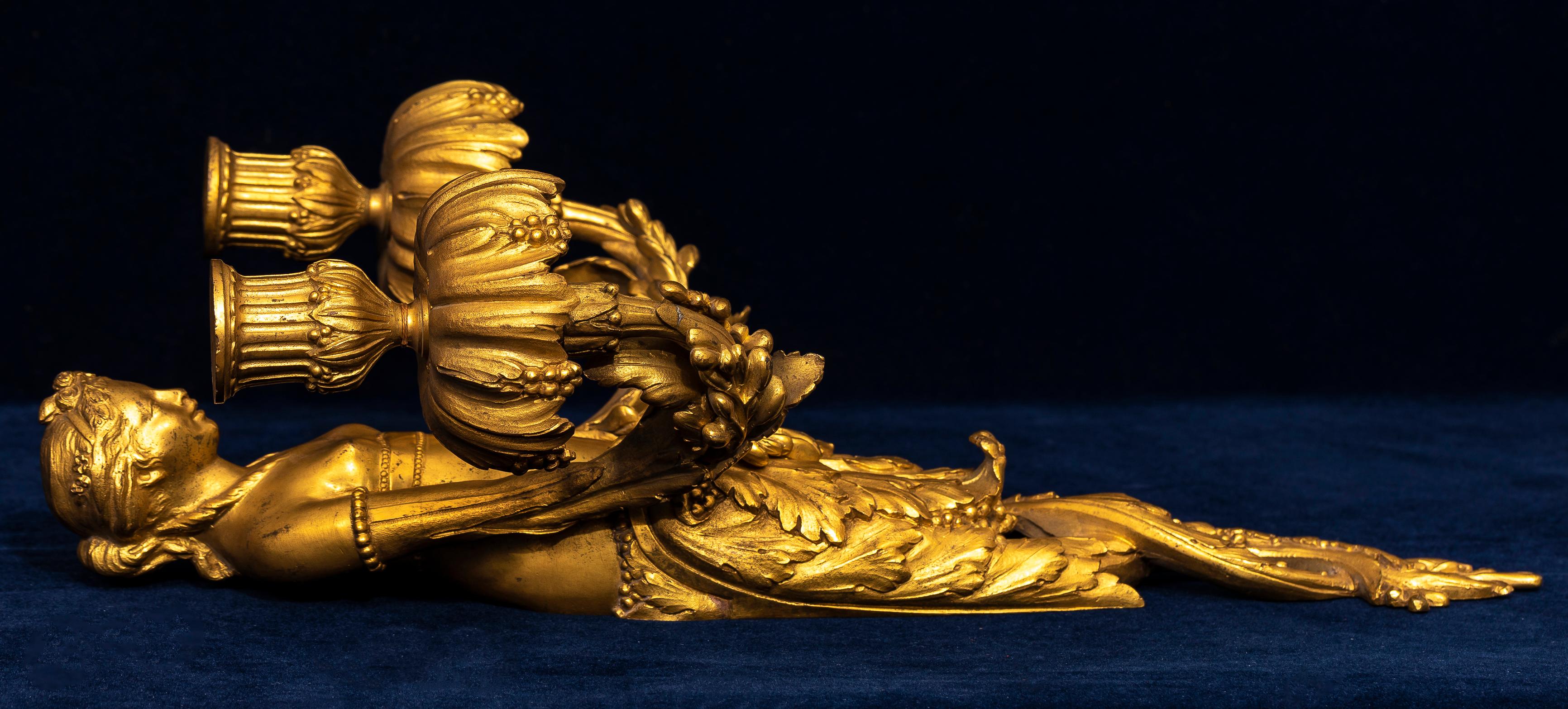 Coppia di appliques/consolle da parete neoclassiche a forma di fanciulla in Ormolu del periodo Luigi XVI In condizioni buone in vendita a New York, NY