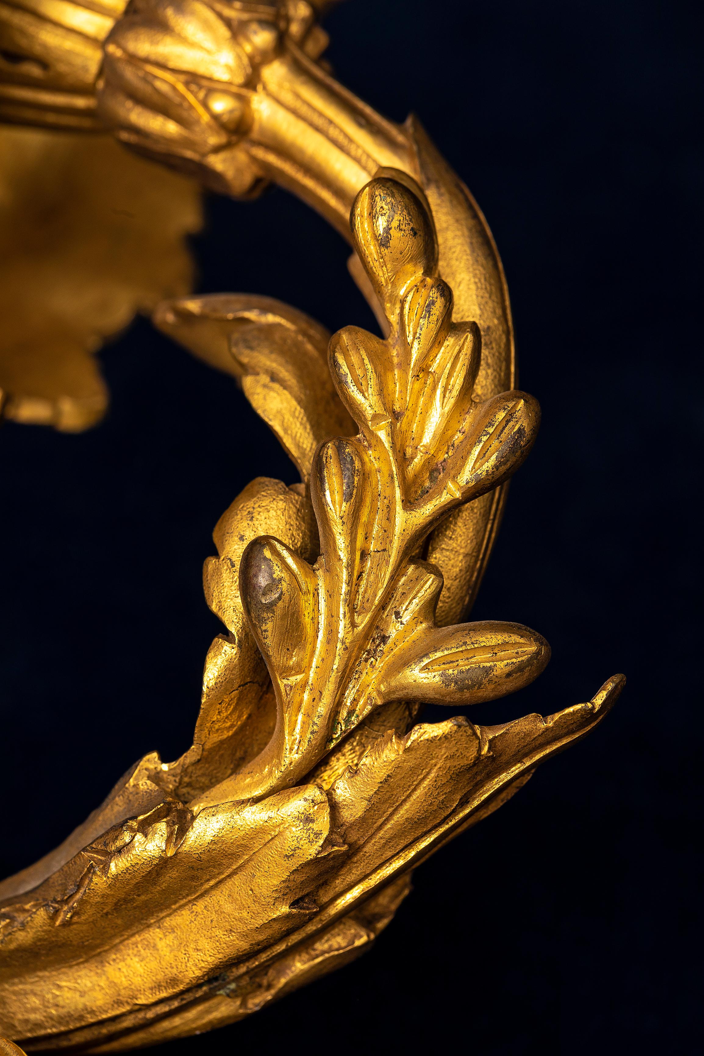 Coppia di appliques/consolle da parete neoclassiche a forma di fanciulla in Ormolu del periodo Luigi XVI in vendita 2