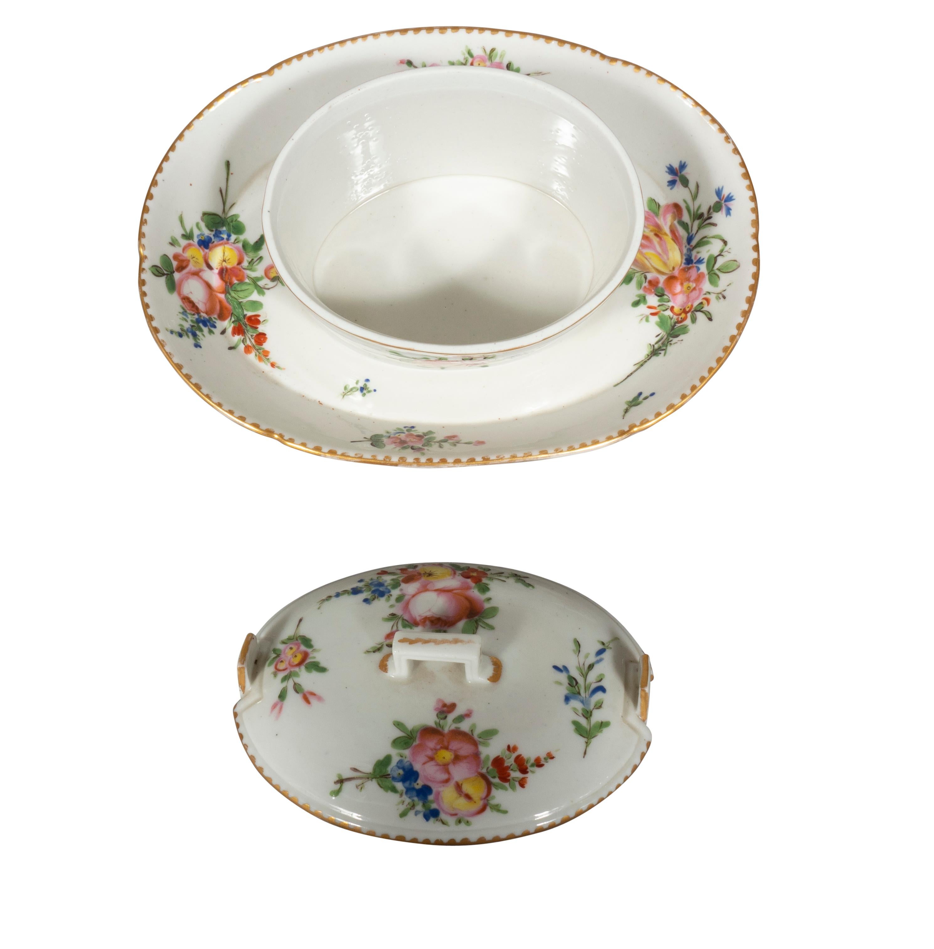 Pair of Louis XVI Porcelain Footed Butter Tubs For Sale 4