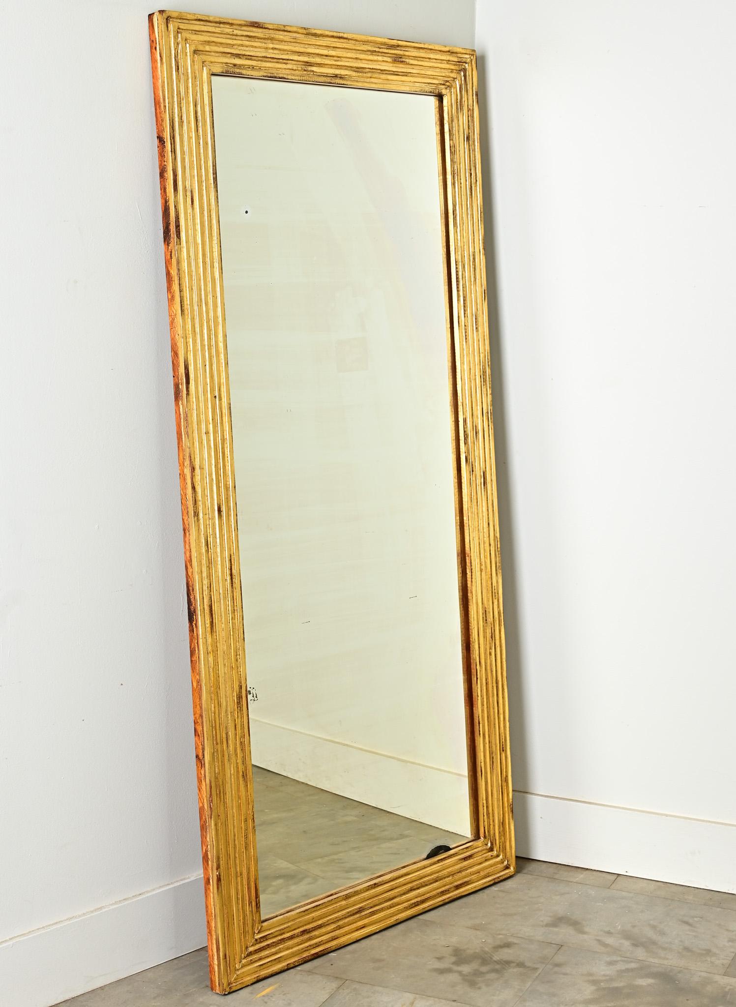 Pair of Louis XVI Reeded Gilt Mirrors In Good Condition For Sale In Baton Rouge, LA