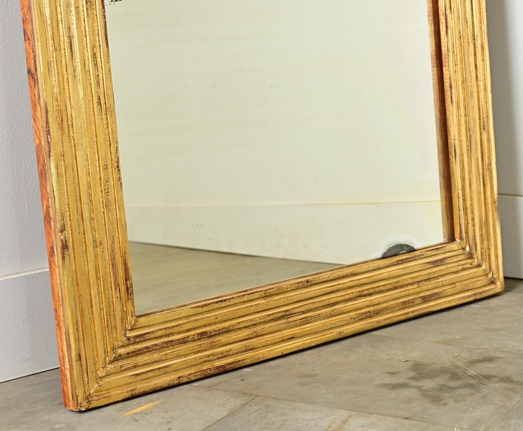 Pair of Louis XVI Reeded Gilt Mirrors For Sale 1