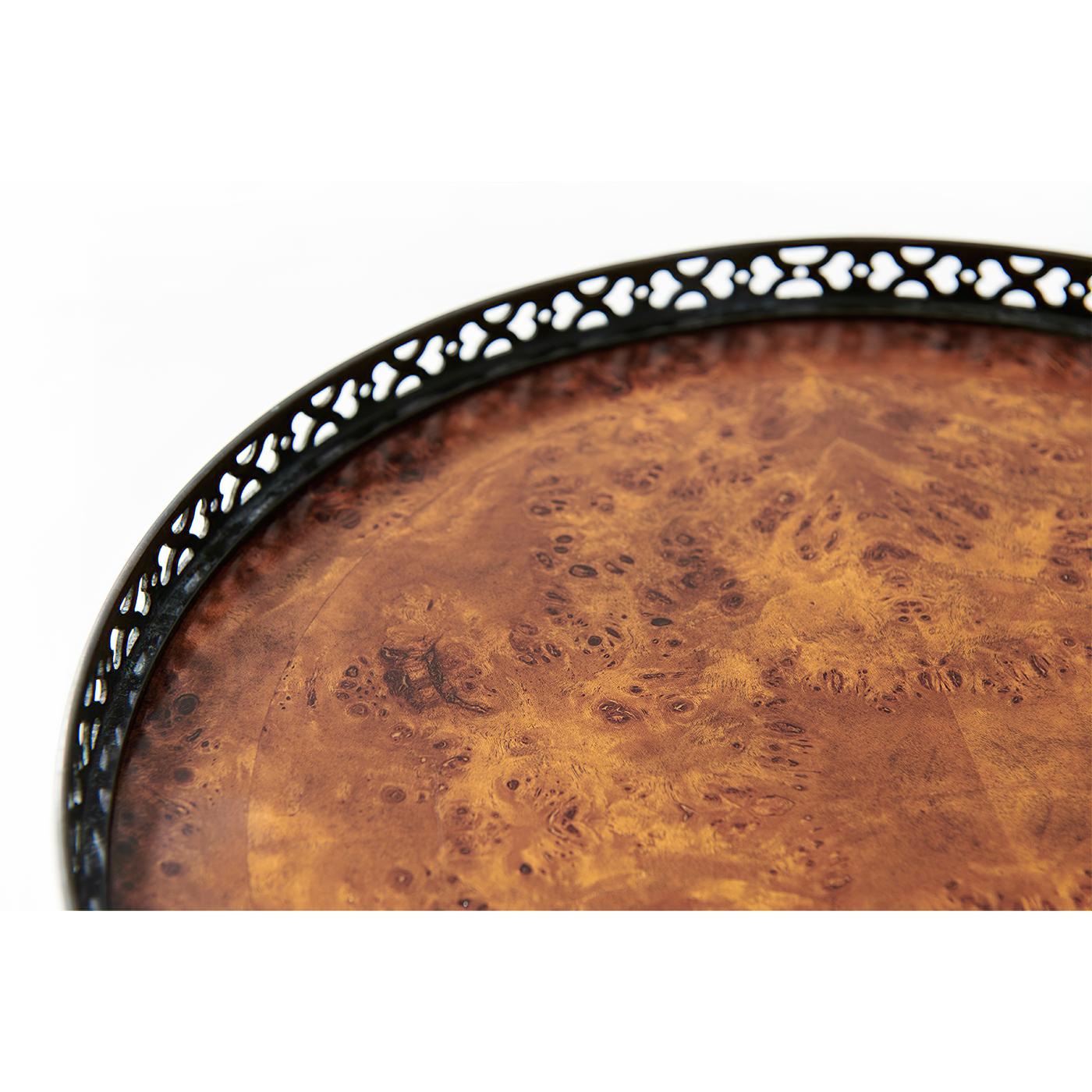 Ein Paar runde Beistelltische im Louis-XVI-Stil (Holz) im Angebot
