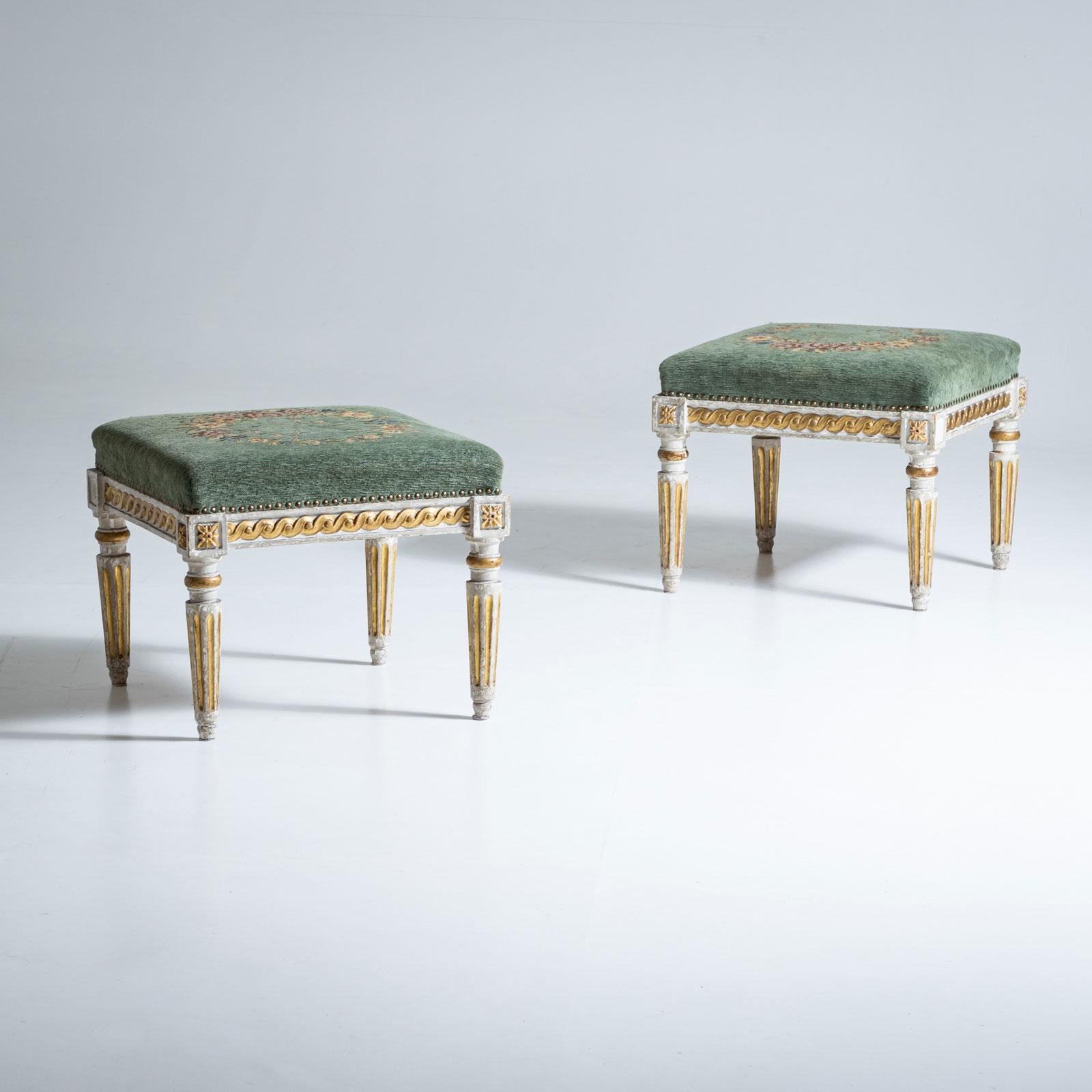 Pair of Louis XVI Stools, Late 18th Century In Good Condition For Sale In Greding, DE