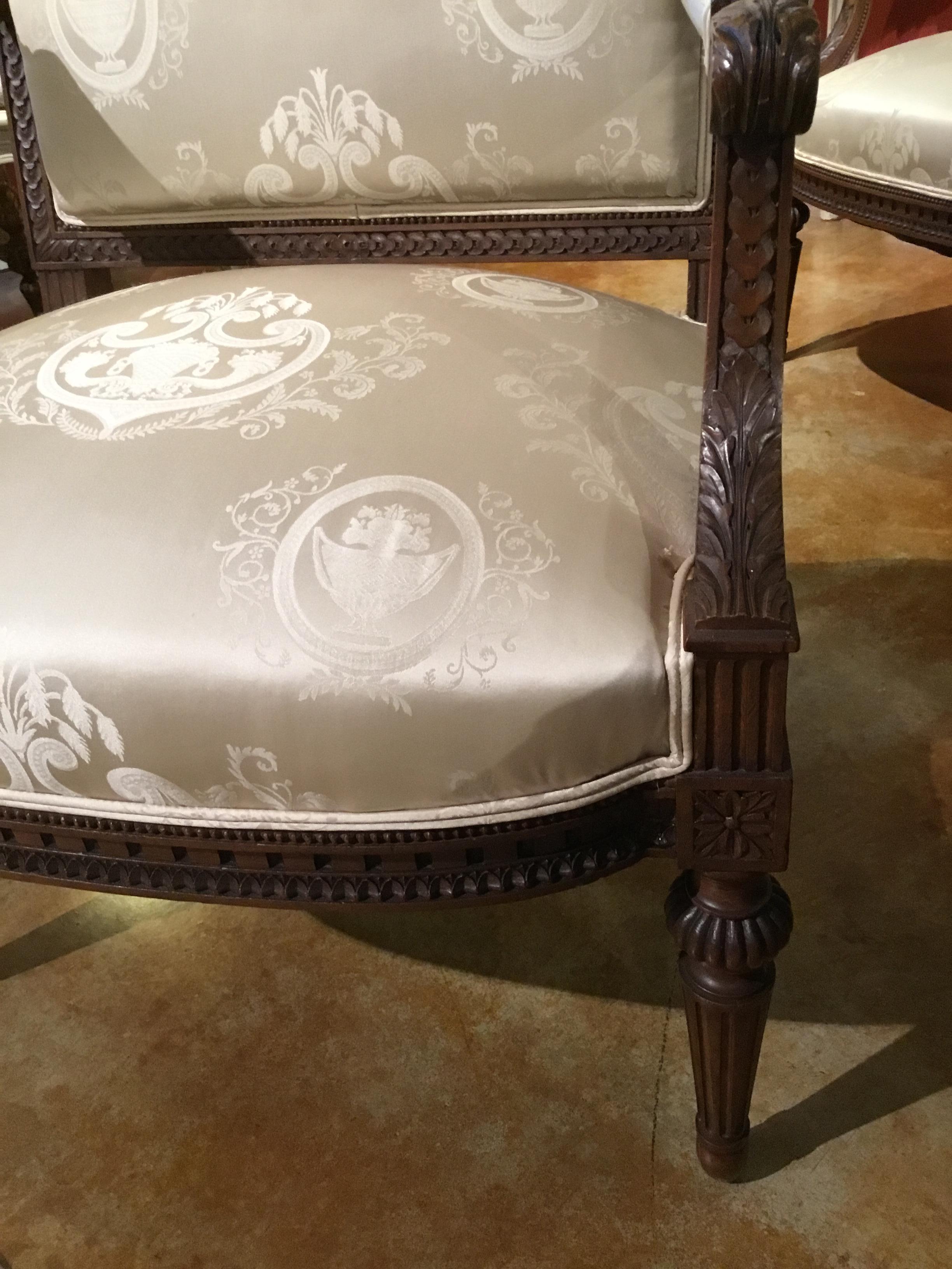 Sessel im Louis-XVI.-Stil, 19. Jahrhundert, Seidenpolsterung, Paar im Angebot 5