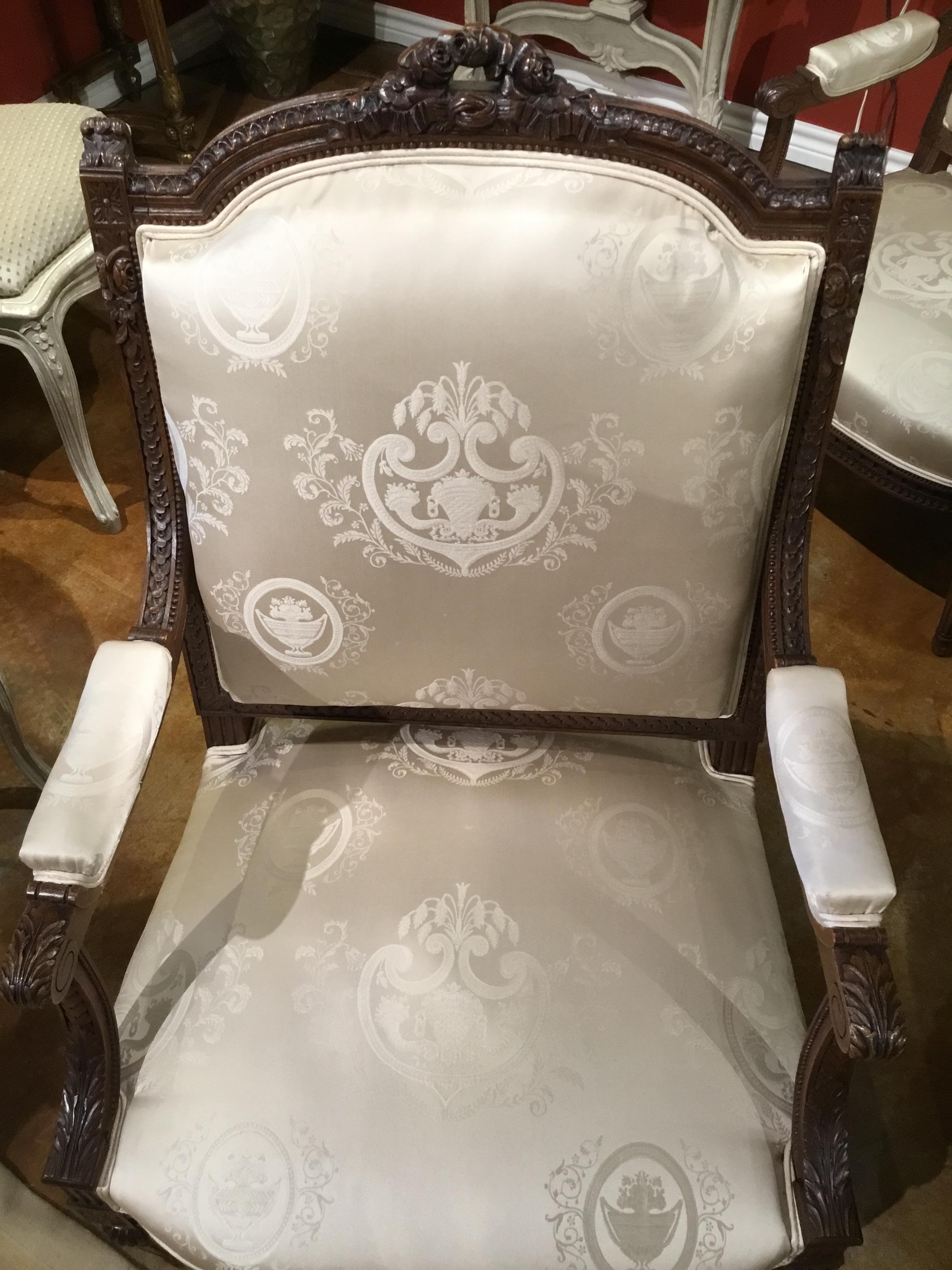 Sessel im Louis-XVI.-Stil, 19. Jahrhundert, Seidenpolsterung, Paar im Angebot 6