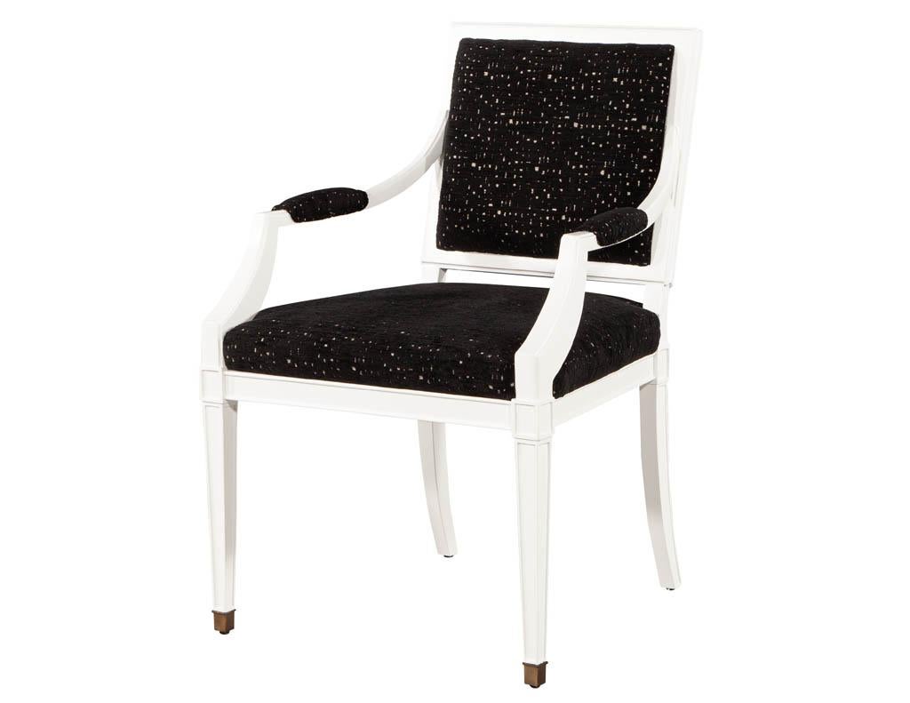 Paar Sessel im Louis-XVI.-Stil in Schwarz und Weiß (amerikanisch) im Angebot