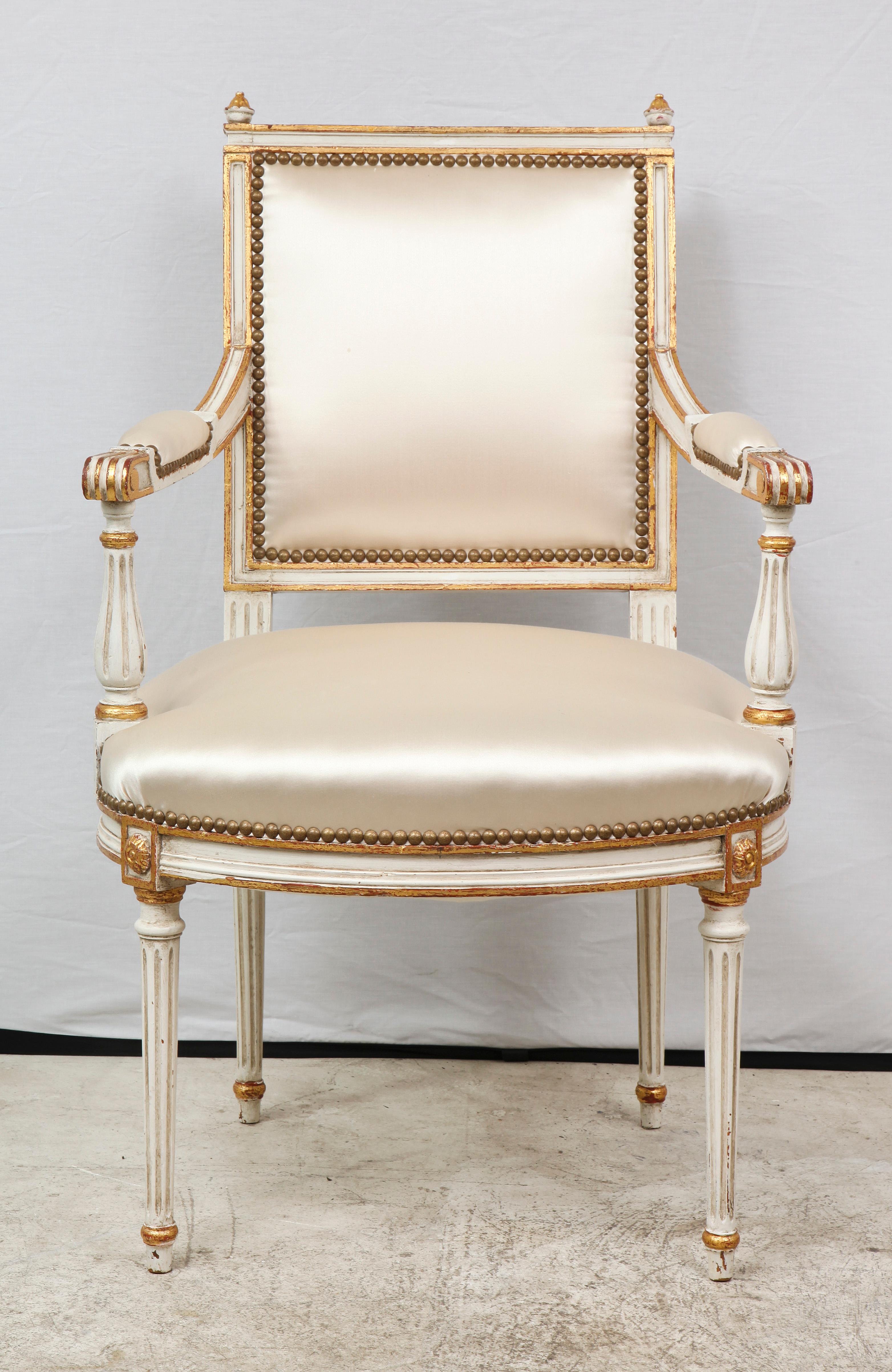 Pair of Louis XVI Style French Armchairs In Excellent Condition For Sale In New York, NY