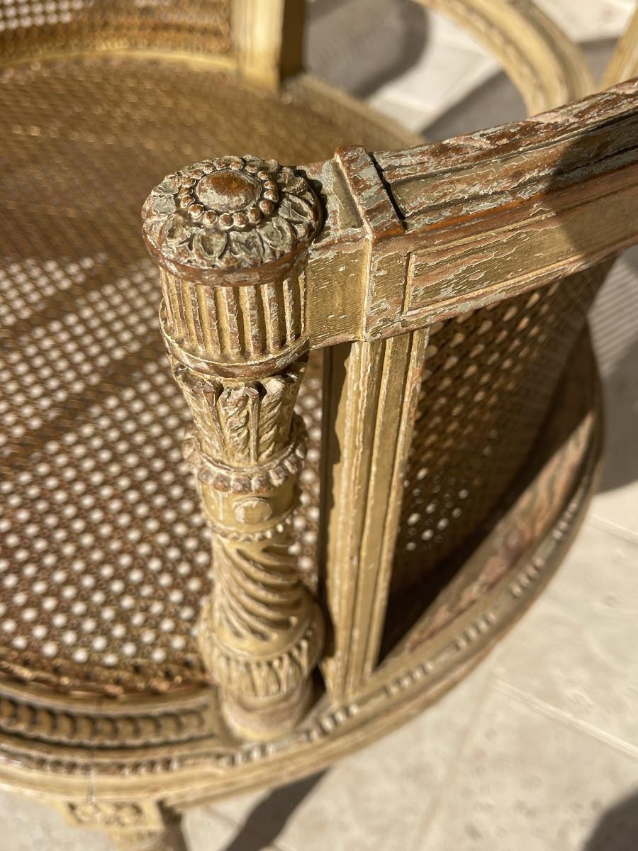 Paire de fauteuils de style Louis XVI en vente 4