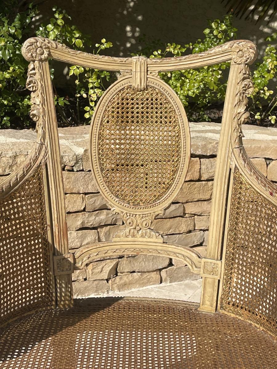 Français Paire de fauteuils de style Louis XVI en vente