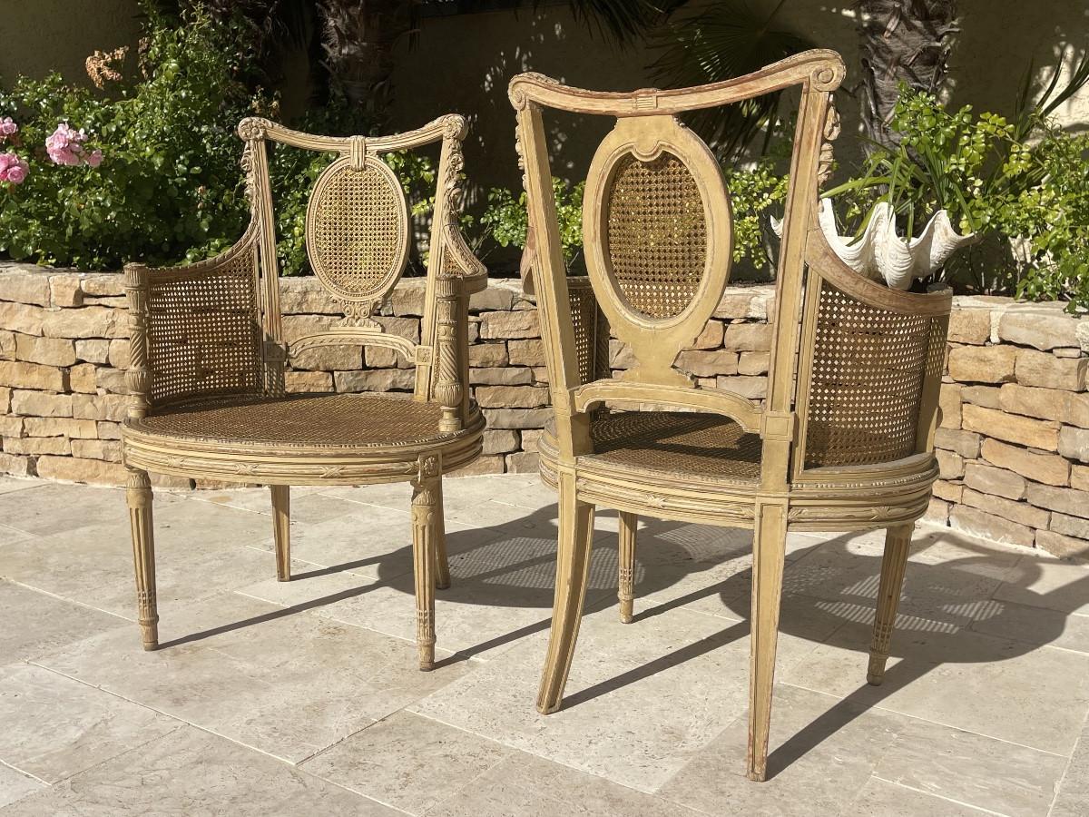 Bois Paire de fauteuils de style Louis XVI en vente