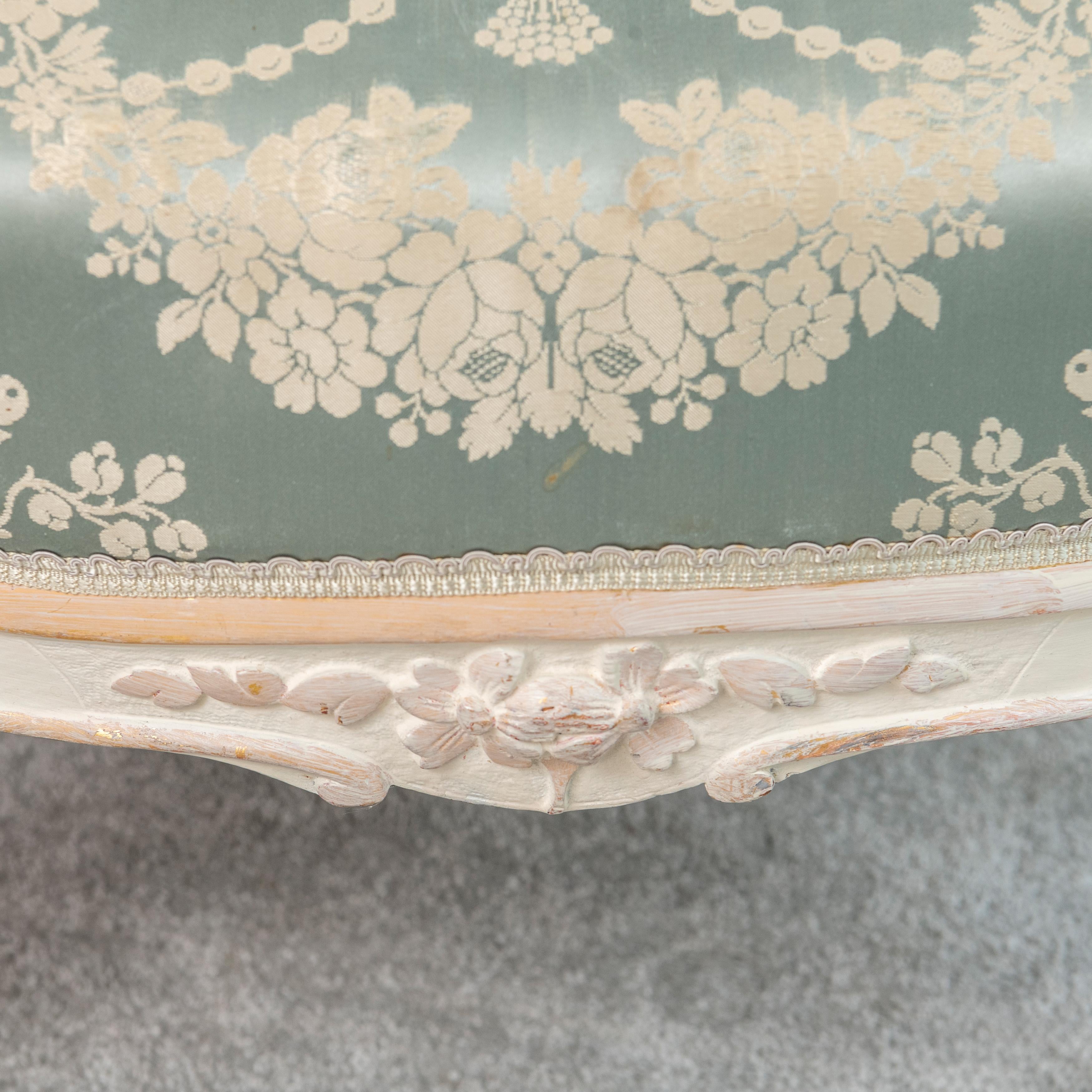 Pareja de Sillones estilo Luis XVI, Francia circa 1890 en venta 4