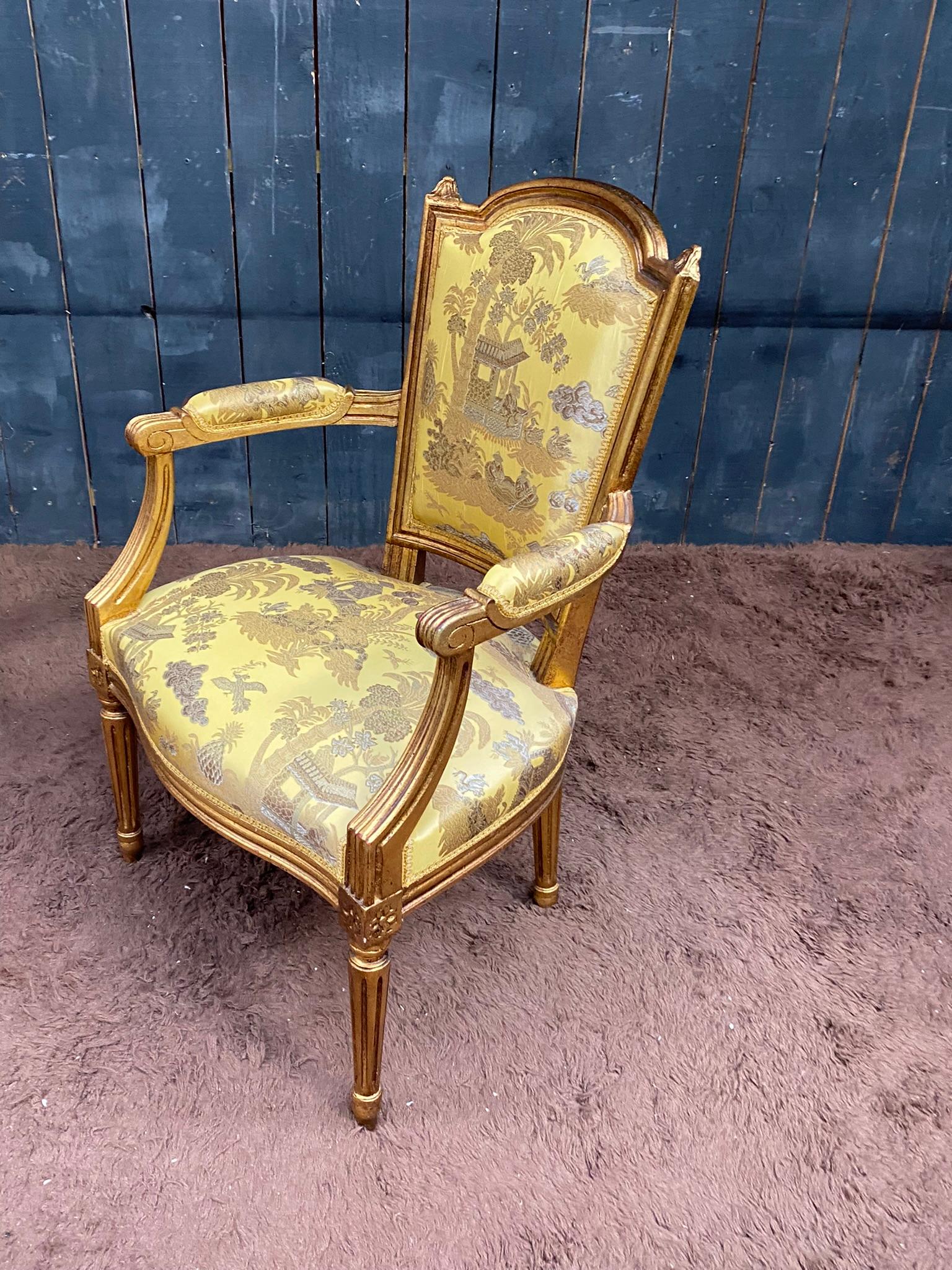 Paar Sessel im Louis-XVI.-Stil aus vergoldetem Holz, chinesischer Deko-Wandteppich im Angebot 9