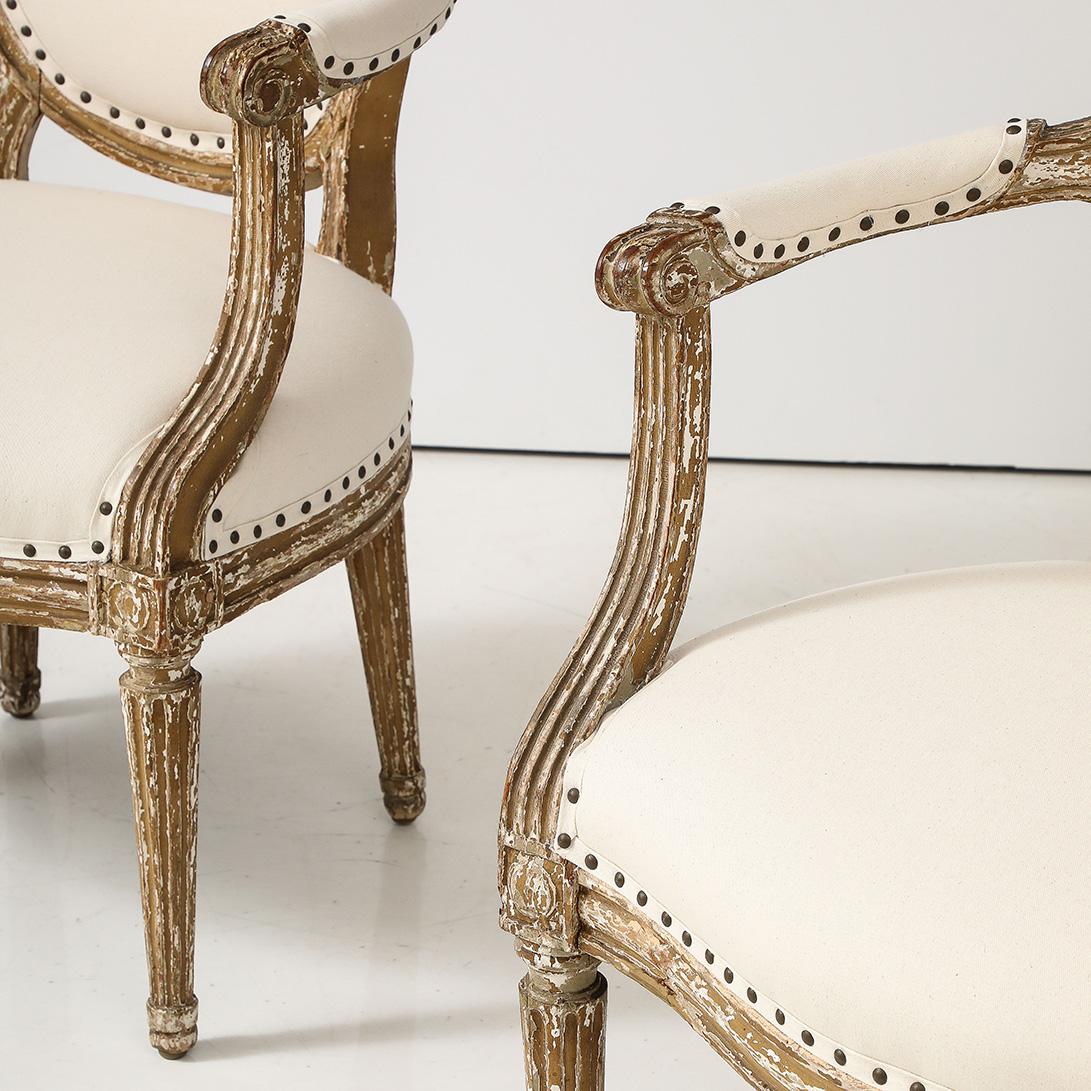 Paire de fauteuils de style Louis XVI, fin du 19e siècle Bon état - En vente à New York, NY
