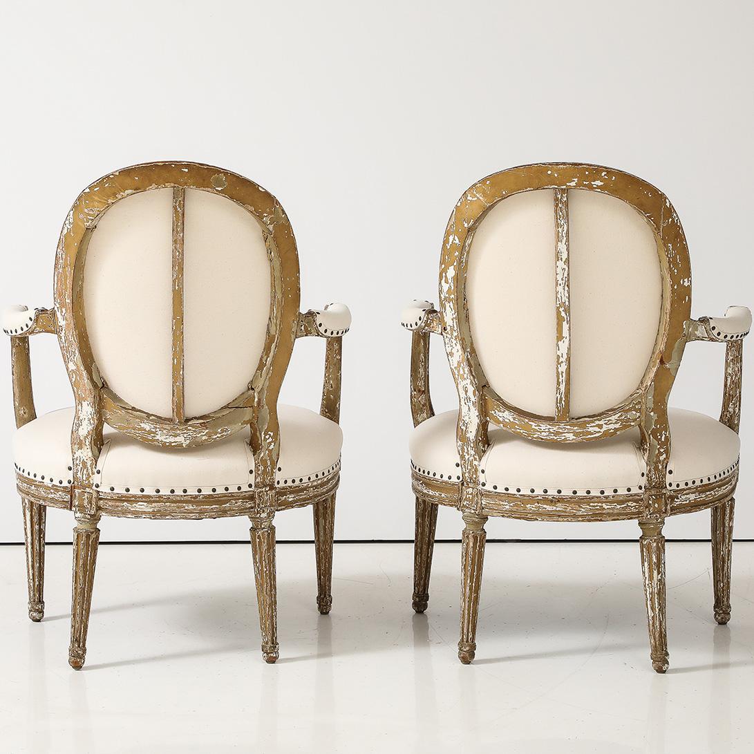 Paire de fauteuils de style Louis XVI, fin du 19e siècle en vente 2