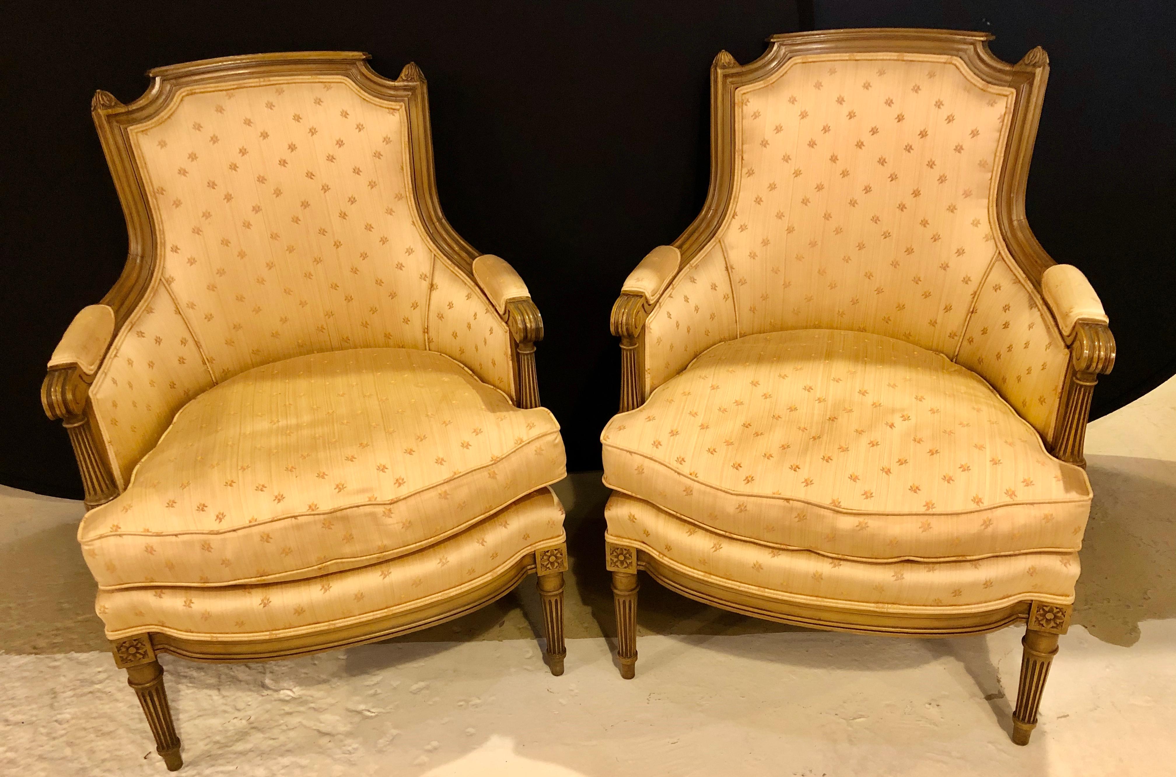 Pair of Louis XVI Style Bergère Chairs, Armchairs In Good Condition In Stamford, CT
