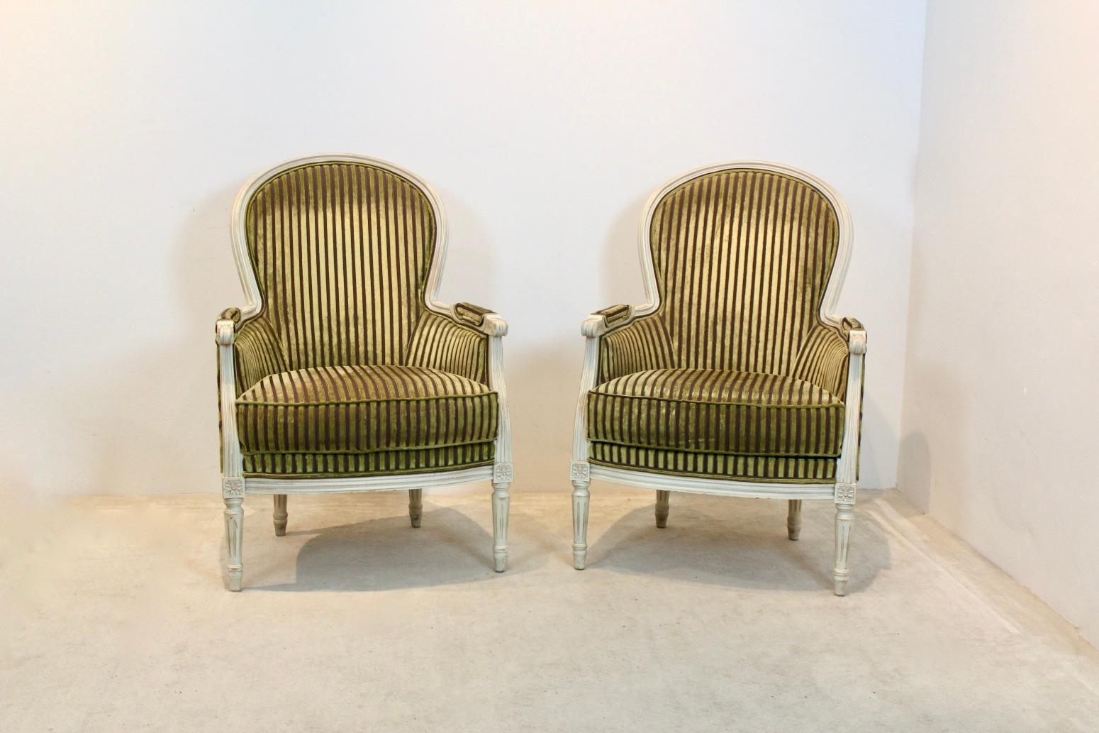Pair of Louis XVI Style Bergère Chairs by Rosello Paris, France In Good Condition In Voorburg, NL