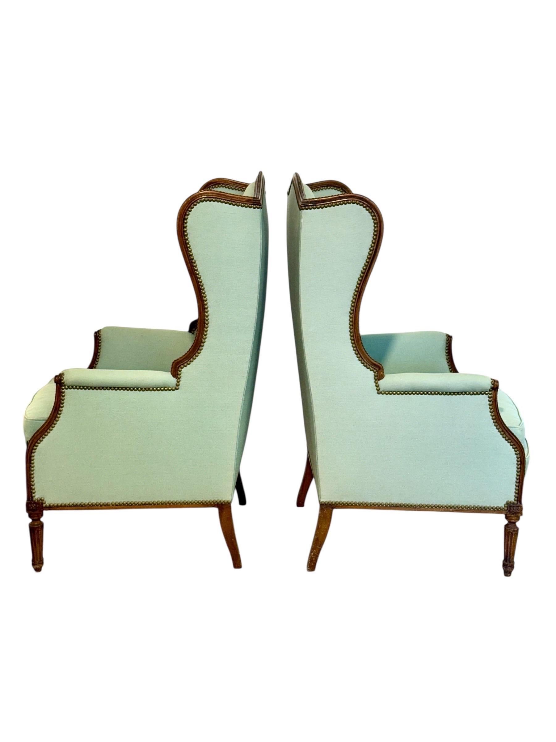 Paar Bergères à Oreilles im Louis-XVI-Stil, 19. Jahrhundert (Französisch) im Angebot