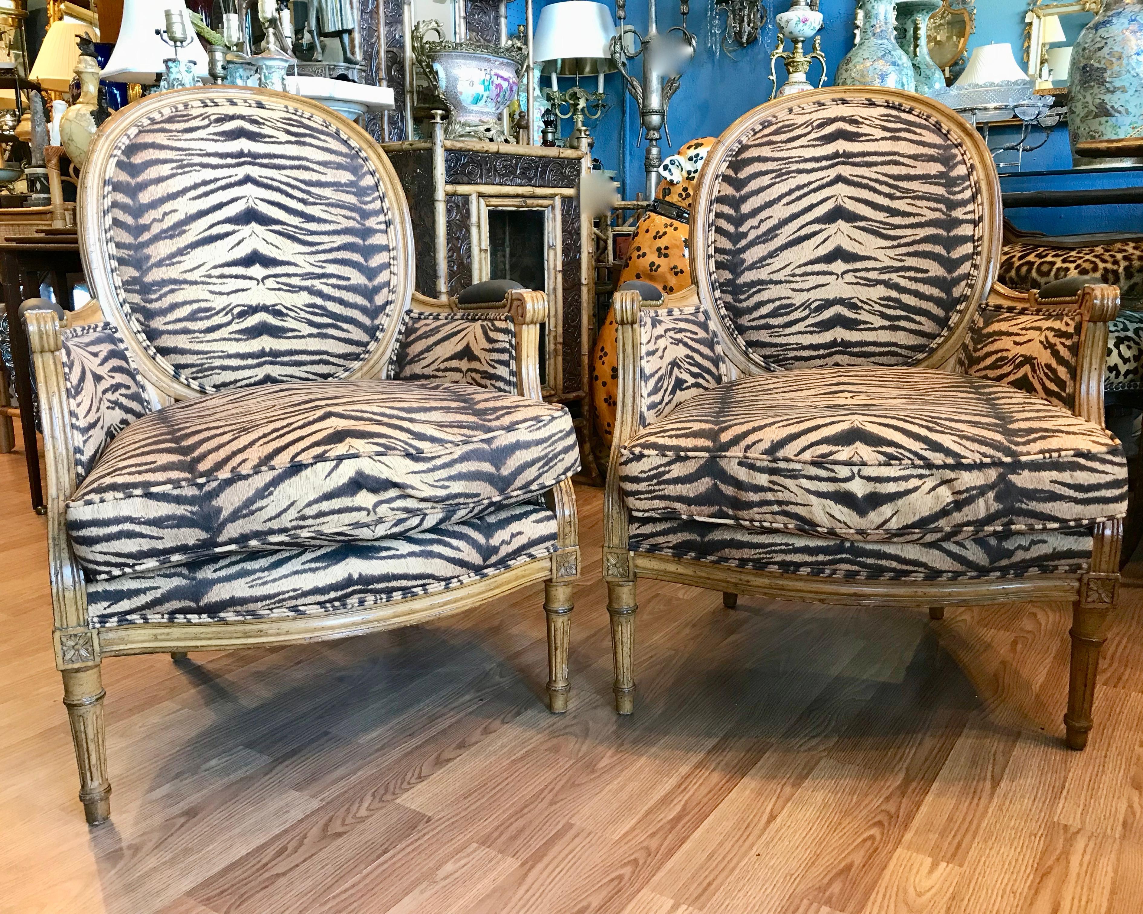 Pair of Louis XVI Style Bergers  In Good Condition For Sale In West Palm Beach, FL