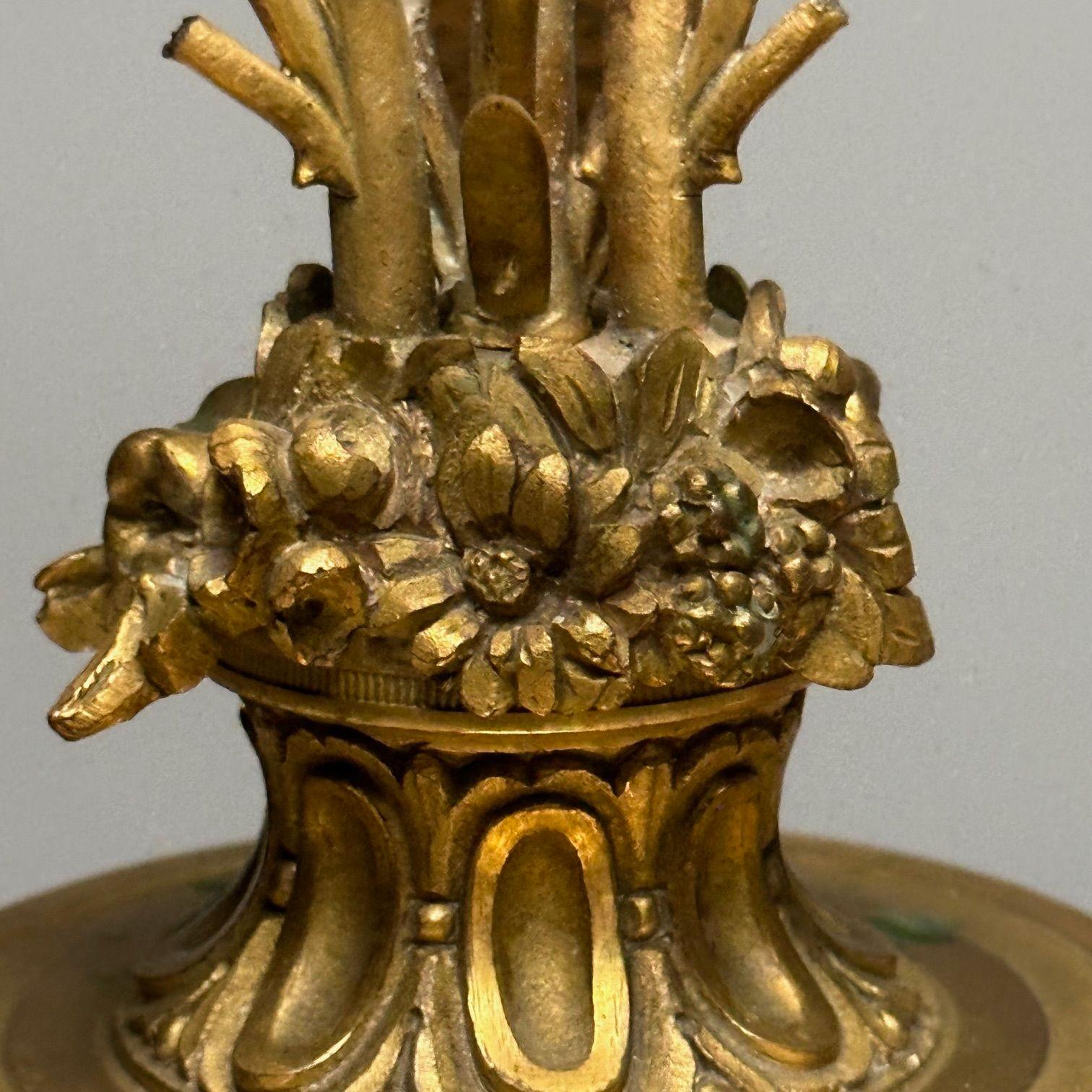 Paar Bronze- und Marmorkandelaber im Louis-XVI.-Stil mit vier Lichtern, juwelenbesetzt im Angebot 8