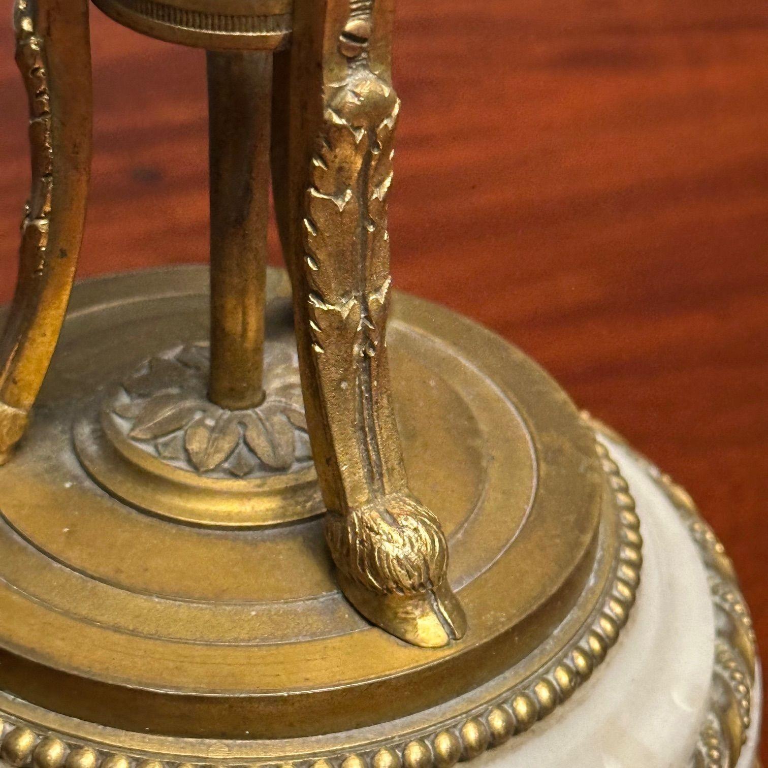 Paar Bronze- und Marmorkandelaber im Louis-XVI.-Stil mit vier Lichtern, juwelenbesetzt im Angebot 9