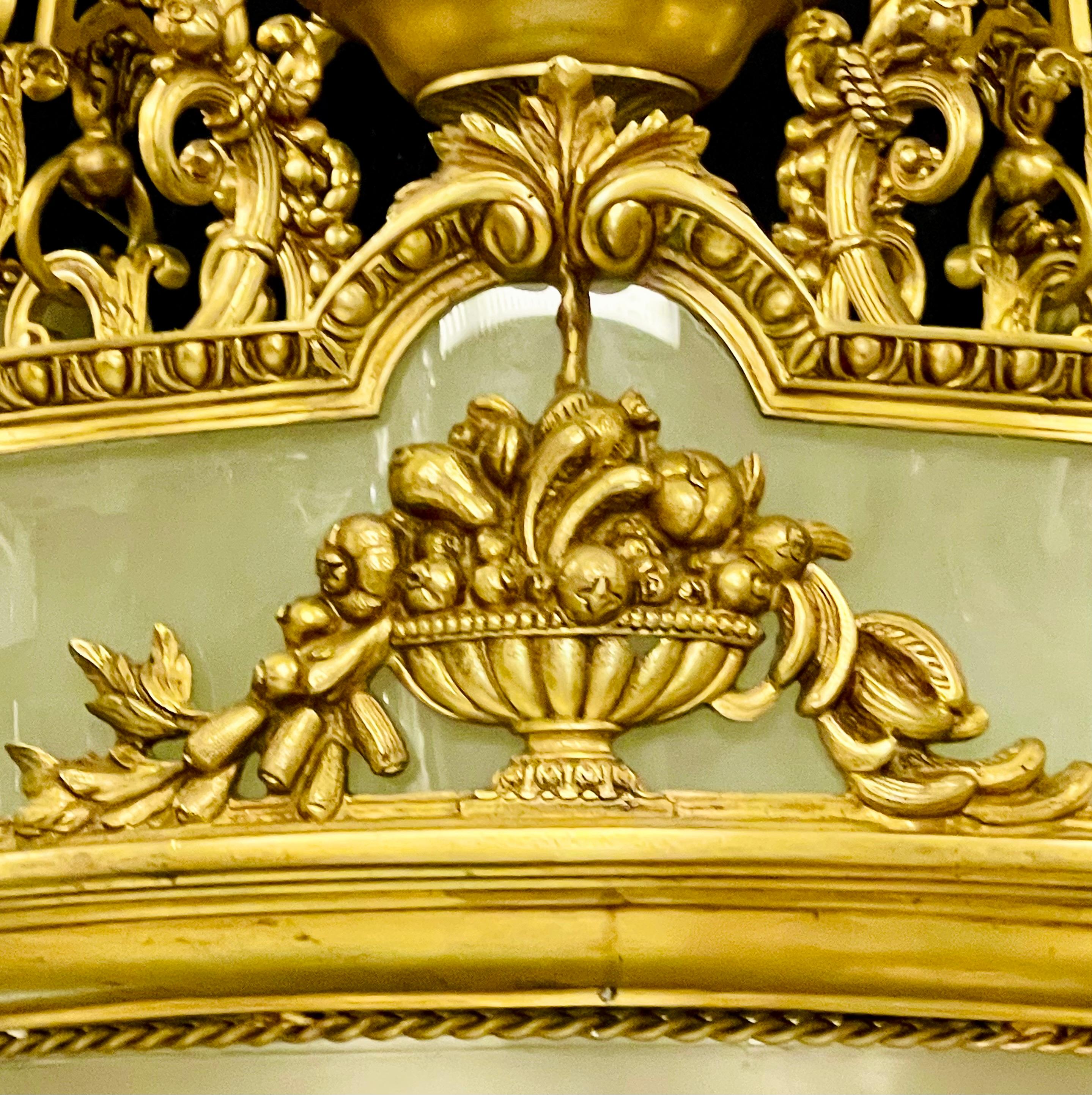 Paar Bronze-Kronleuchter im Louis-XVI.-Stil im Angebot 5