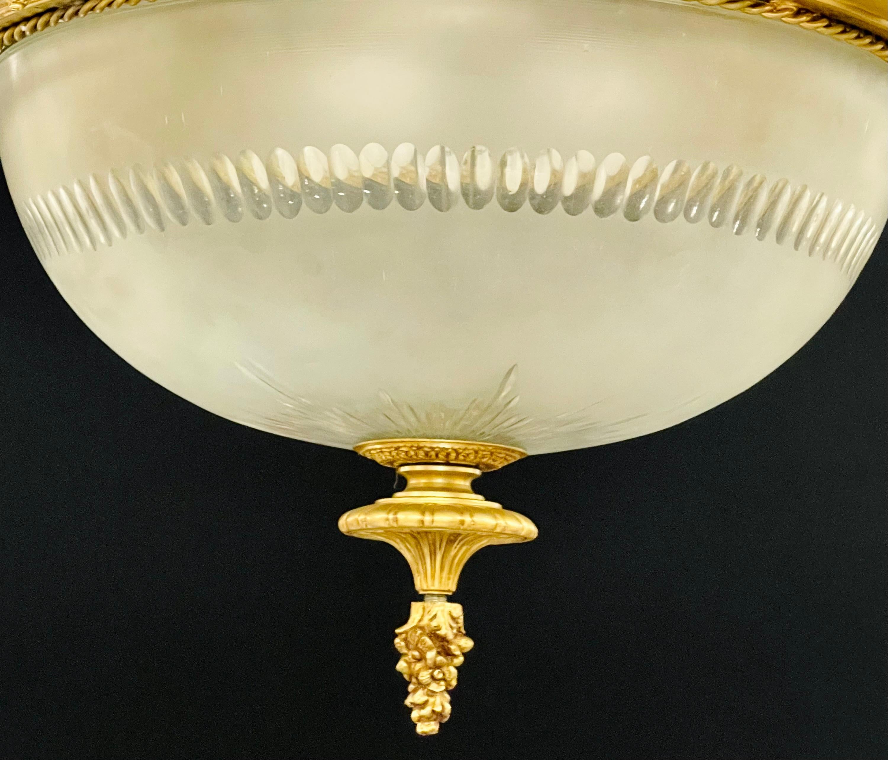 Coppia di lampadari in bronzo in stile Luigi XVI in vendita 3