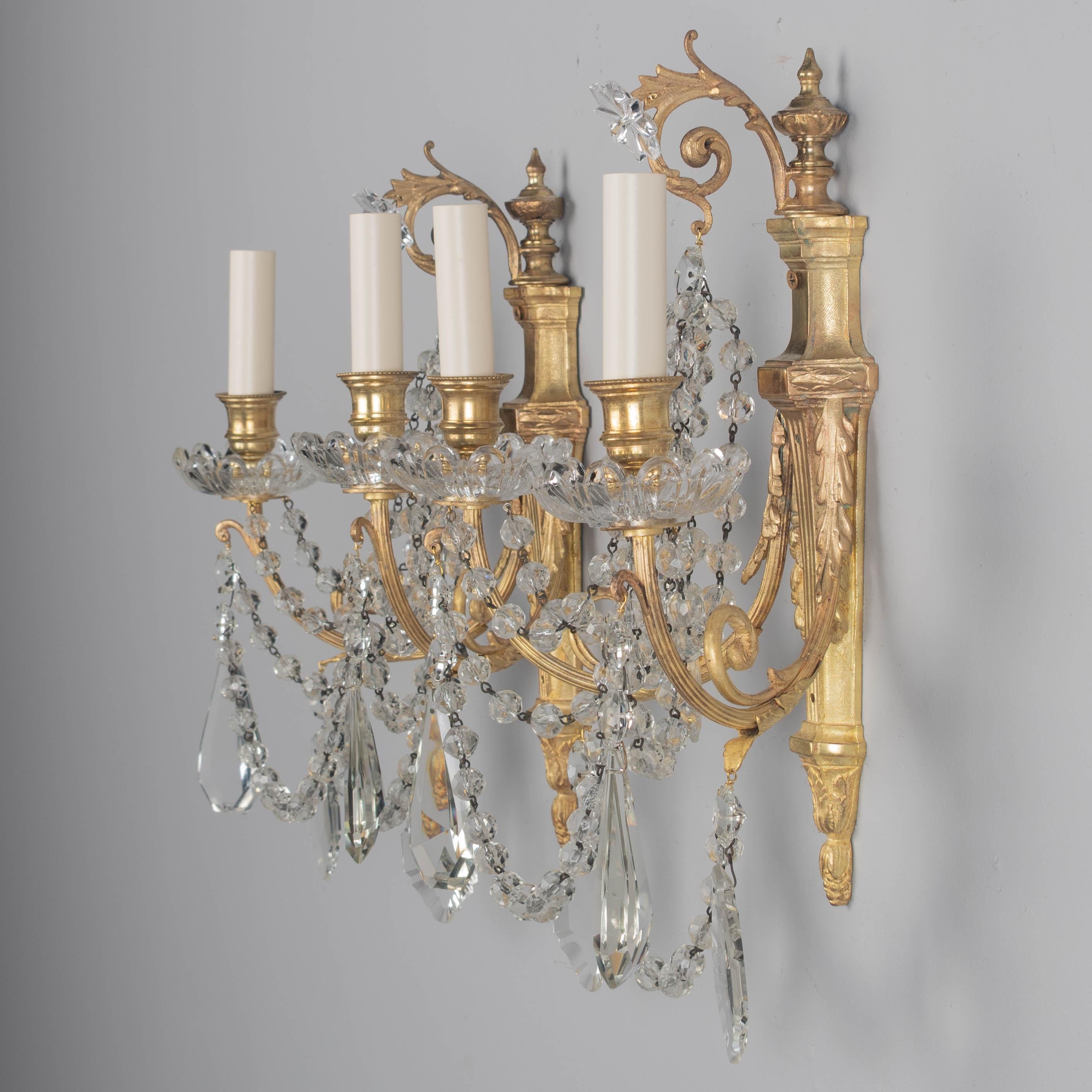 Coppia di lampade in bronzo e cristallo in stile Luigi XVI in vendita 2