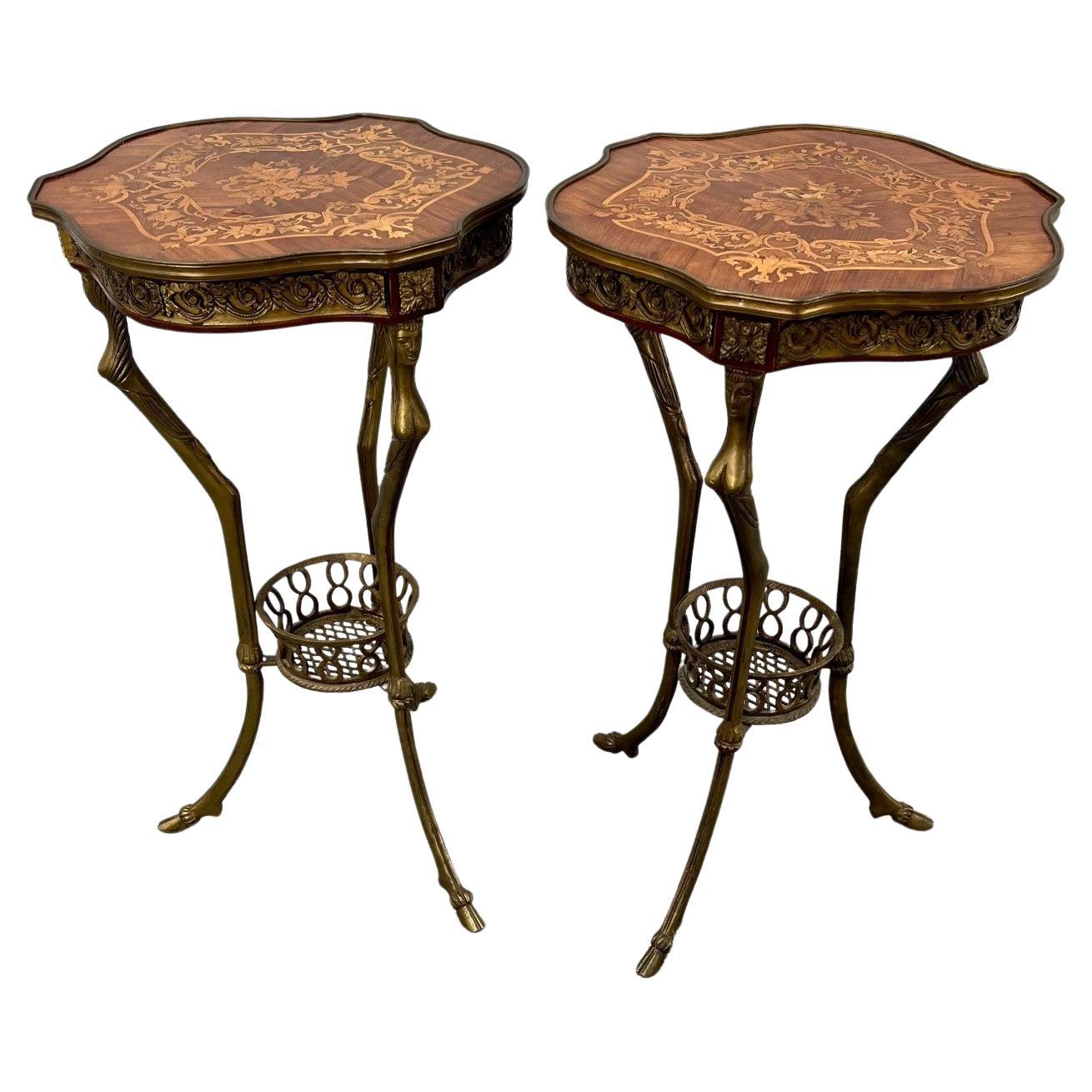 Paire de tables tripodes en bronze de style Louis XVI à Gueridon