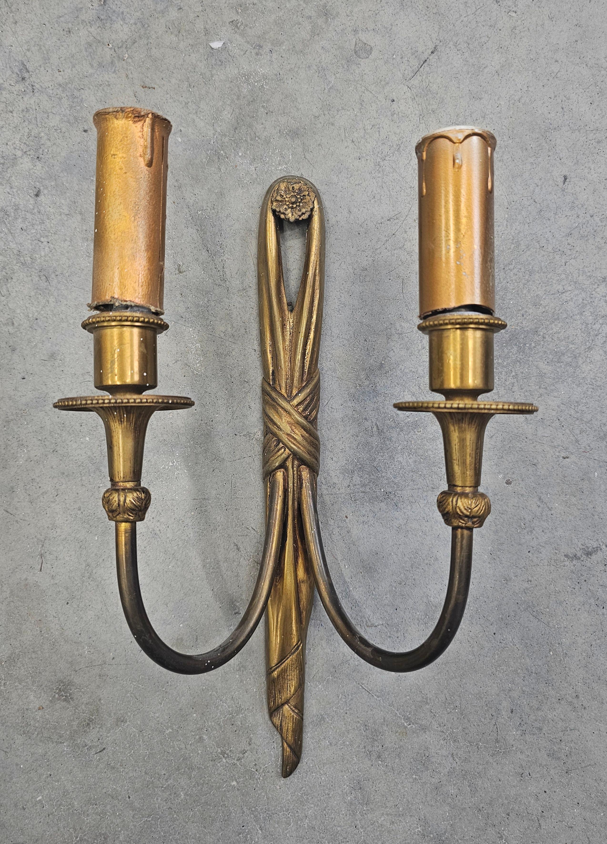 Francese Coppia di sconsigliere in bronzo con nodo e nappe in stile Luigi XVI, Francia, anni '40 in vendita