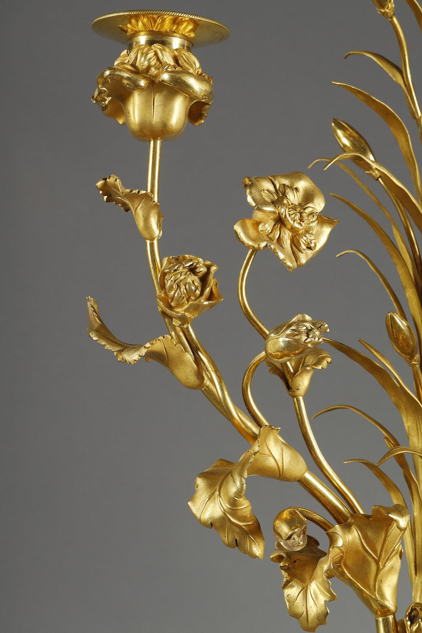 Coppia di candelabri in stile Luigi XVI in marmo rosso griotte e bronzo dorato in vendita 12