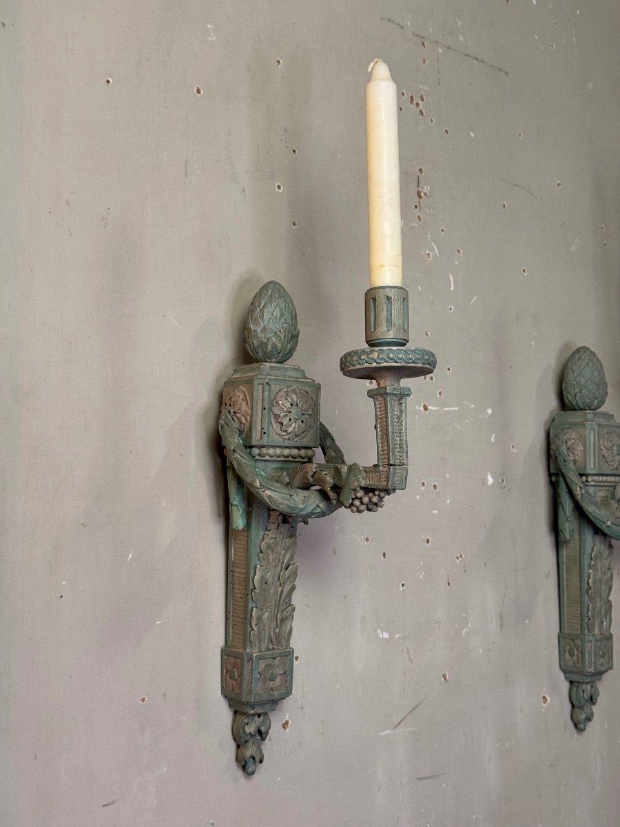 Cristallo Coppia di lampade in legno intagliato e dipinto in stile Luigi XVI, circa 1900 in vendita