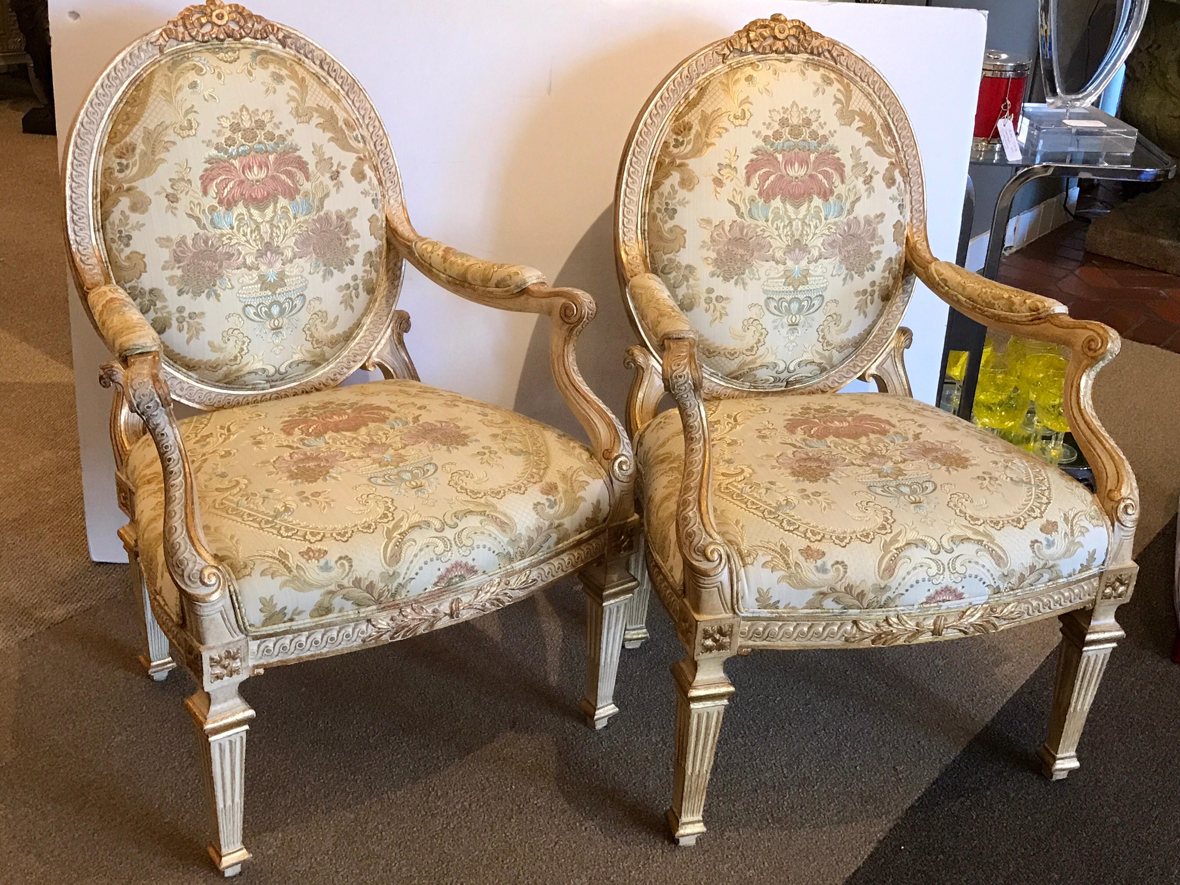 French Pair of Louis XVI Style Carved Giltwood Bergère Chairs with Scalamandre Fabric For Sale